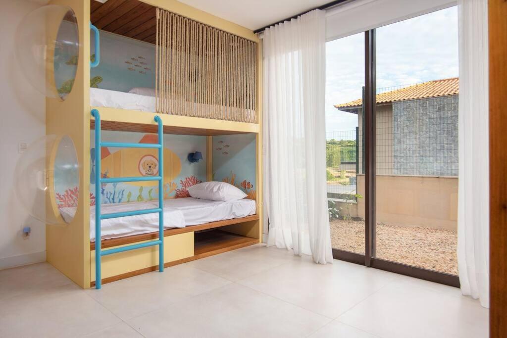 Vista deslumbrante, 4 suítes, piscina, prox golfe