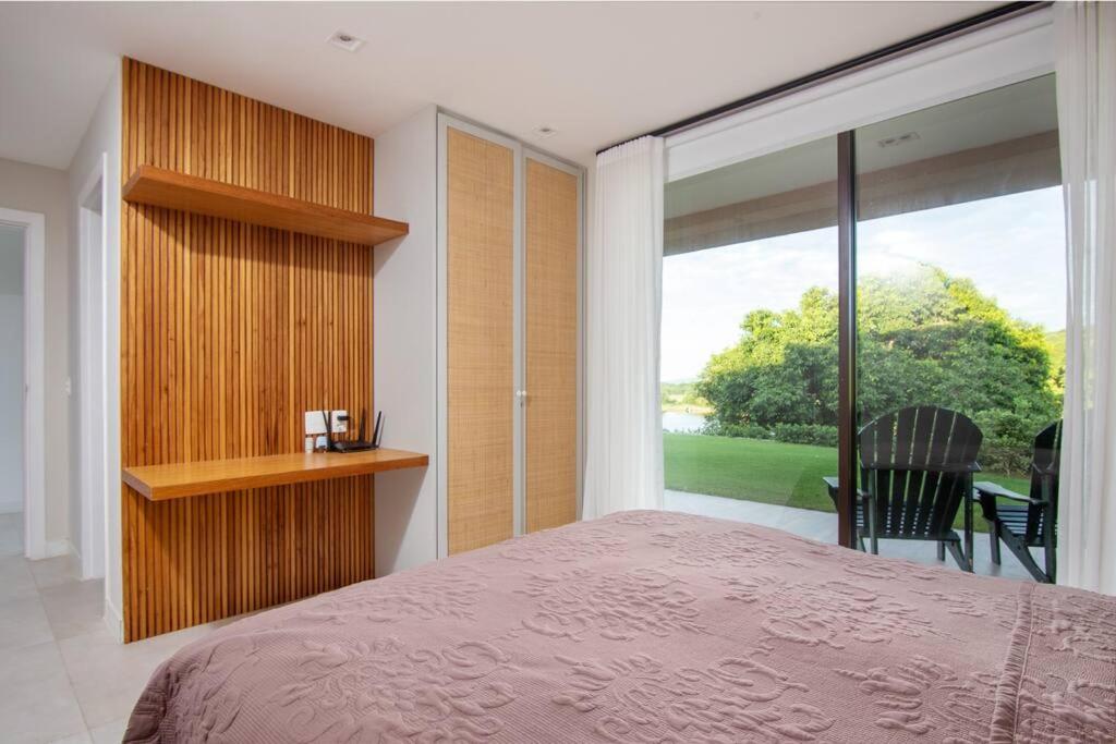 Vista deslumbrante, 4 suítes, piscina, prox golfe