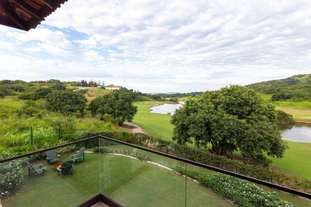 Vista deslumbrante, 4 suítes, piscina, prox golfe