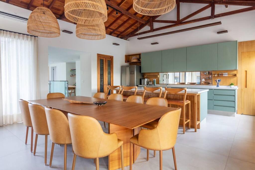 Vista deslumbrante, 4 suítes, piscina, prox golfe
