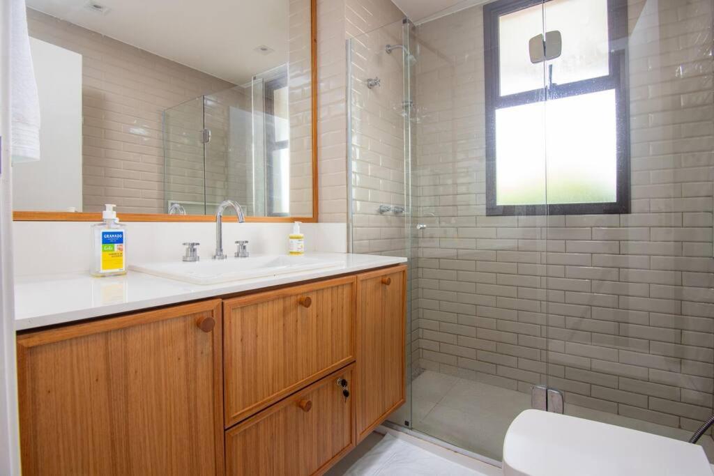 Vista deslumbrante, 4 suítes, piscina, prox golfe