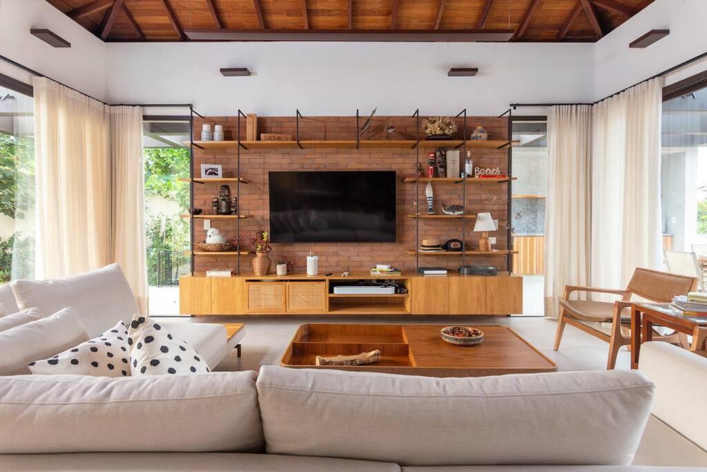 Vista deslumbrante, 4 suítes, piscina, prox golfe