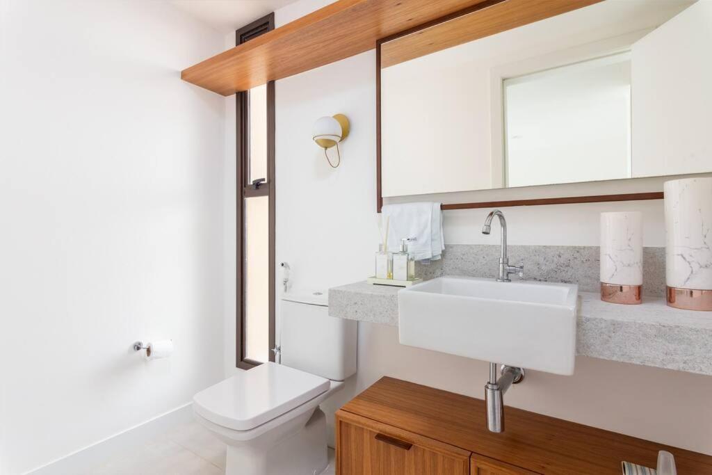 Vista deslumbrante, 4 suítes, piscina, prox golfe