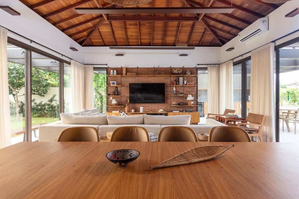 Vista deslumbrante, 4 suítes, piscina, prox golfe