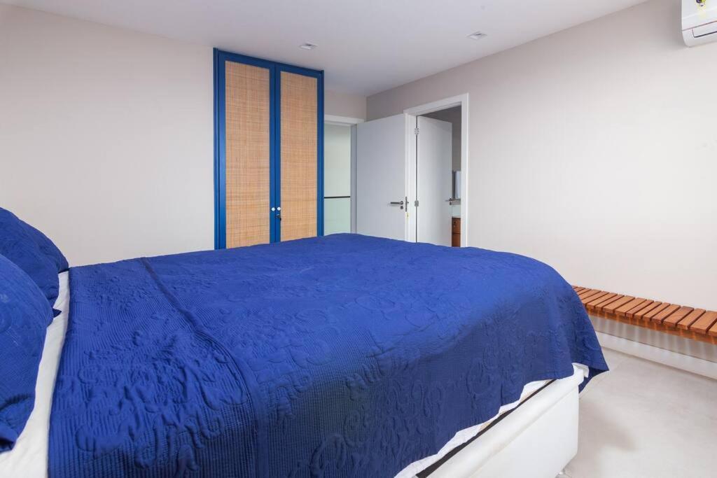 Vista deslumbrante, 4 suítes, piscina, prox golfe