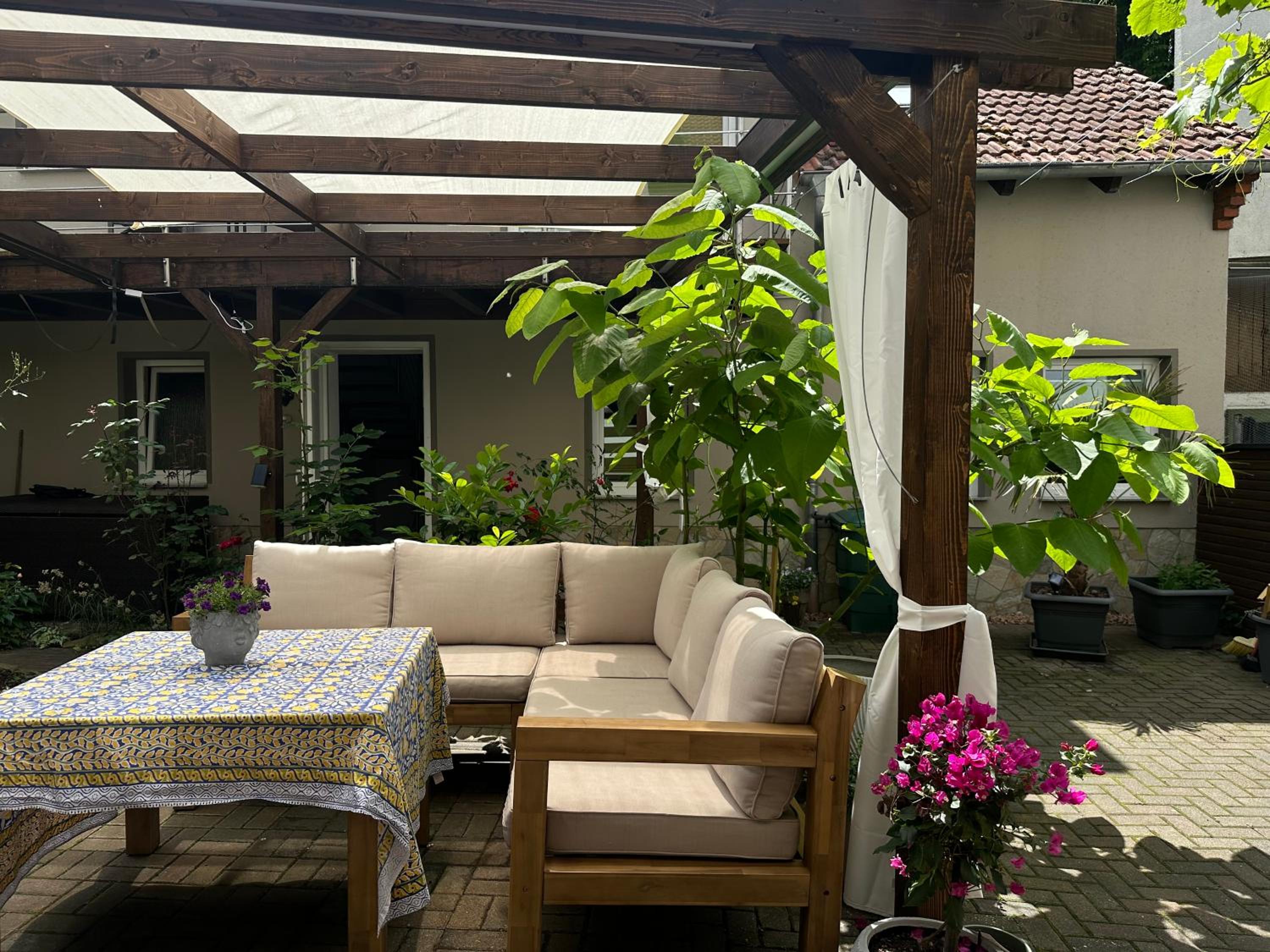 Idyllisches Haus Ferienwohnung in Jena direkt an der Saale