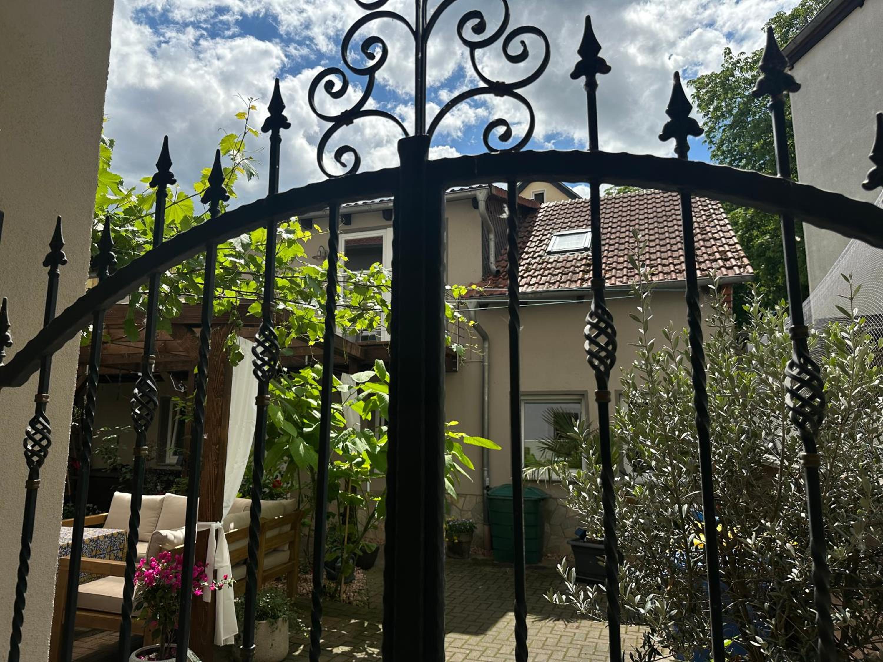 Idyllisches Haus Ferienwohnung in Jena direkt an der Saale