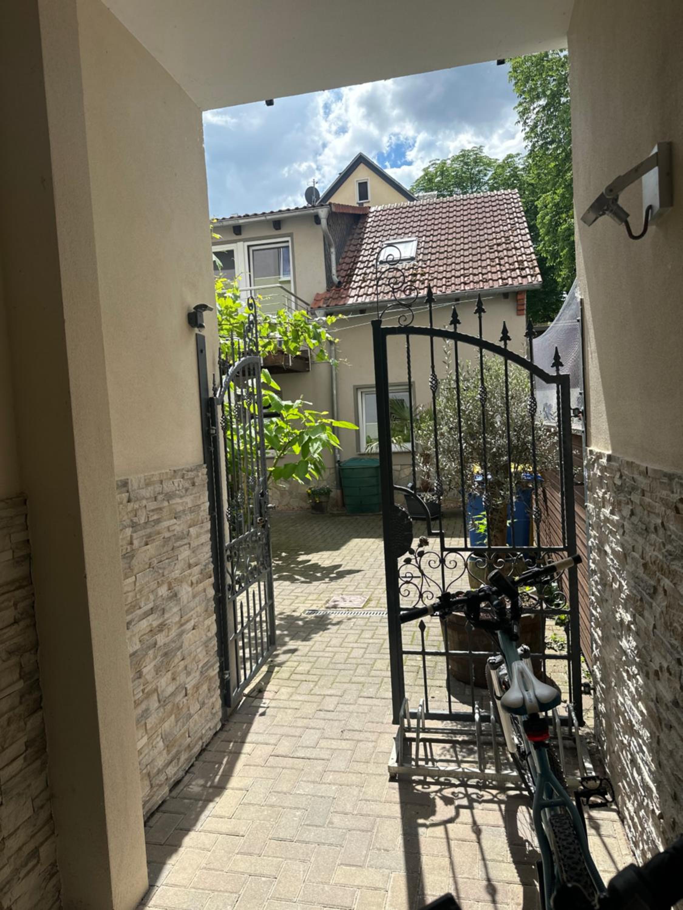 Idyllisches Haus Ferienwohnung in Jena direkt an der Saale
