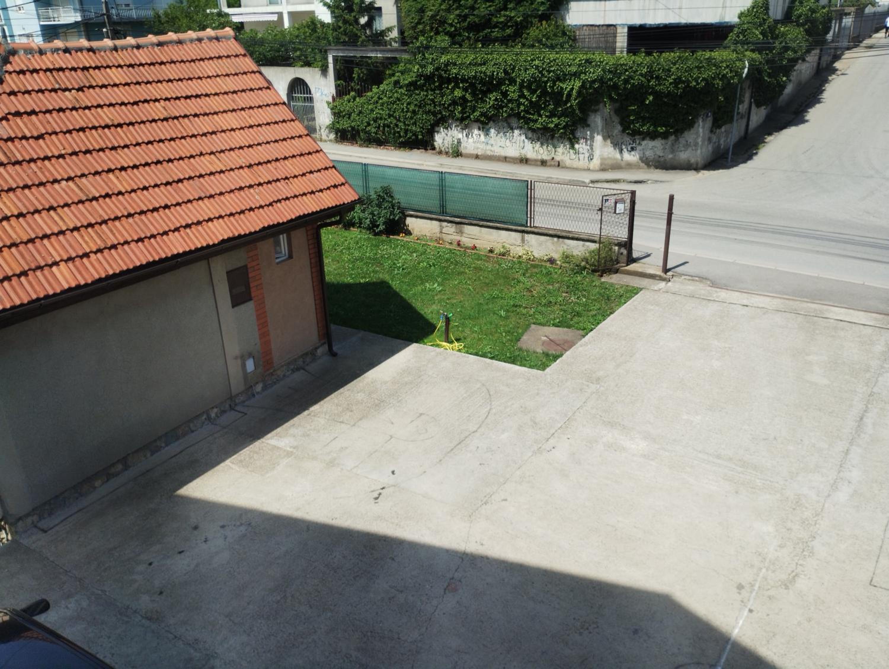 Photo 8