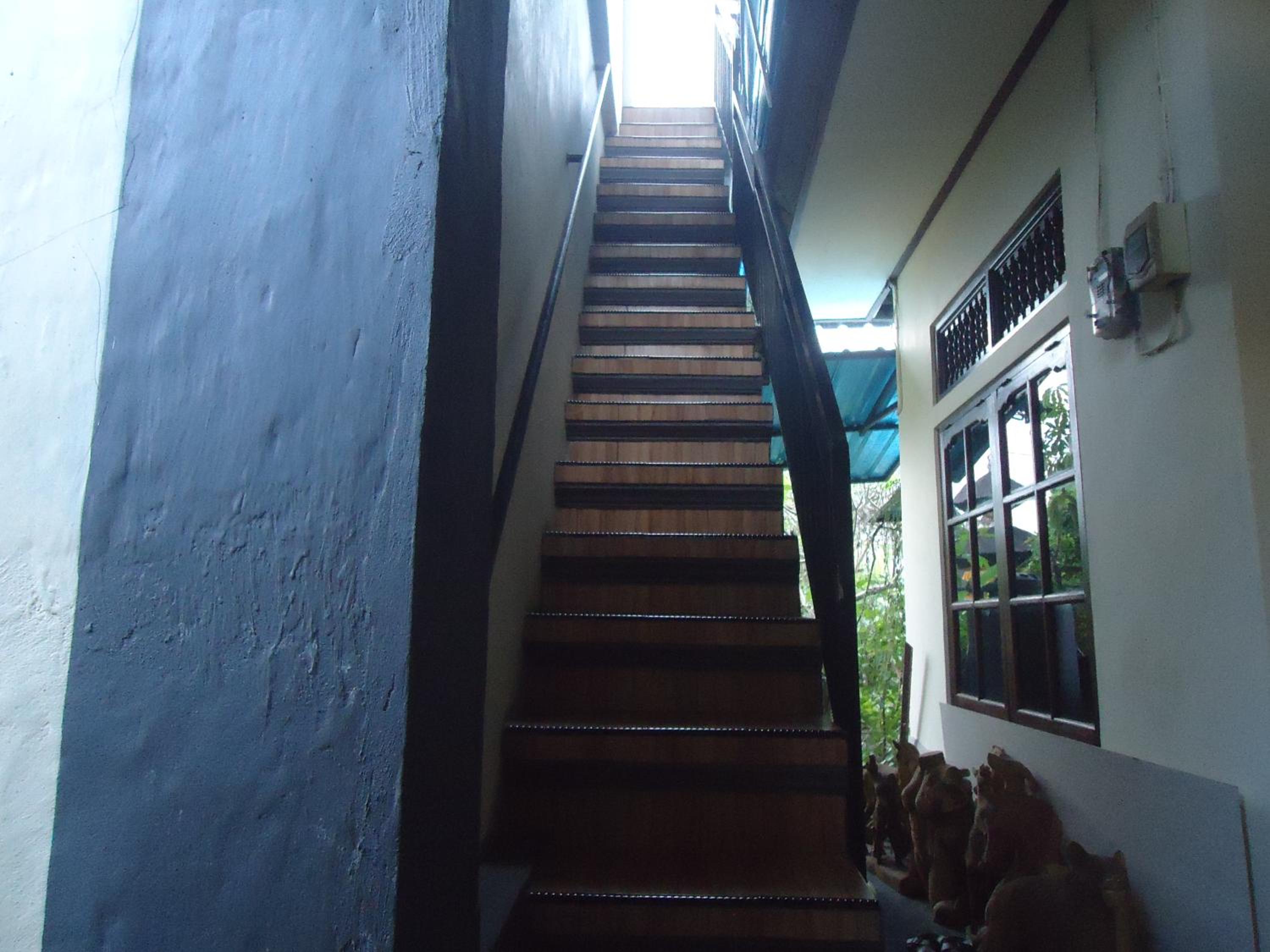 Kenari Diwang