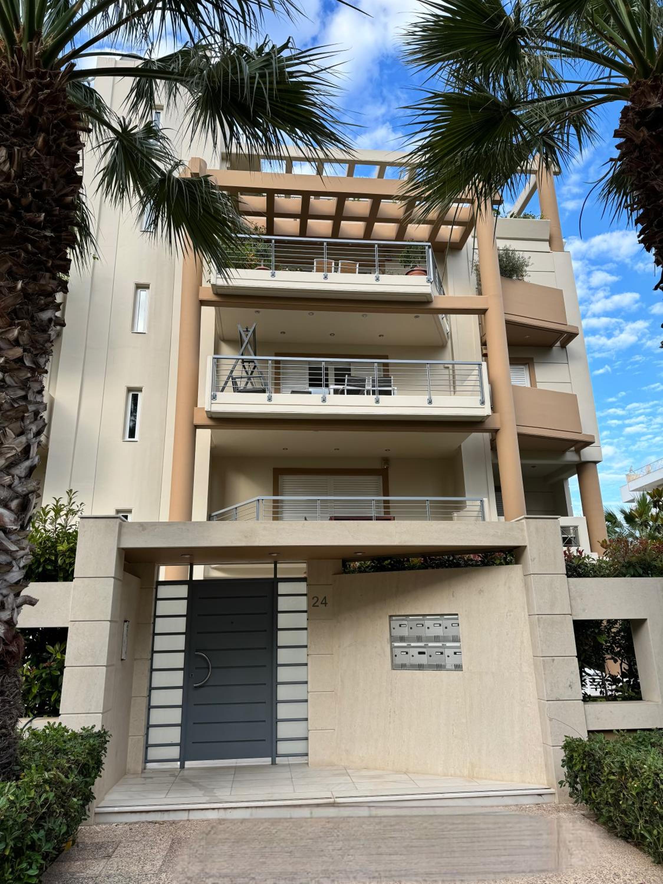 Garden house near the beach