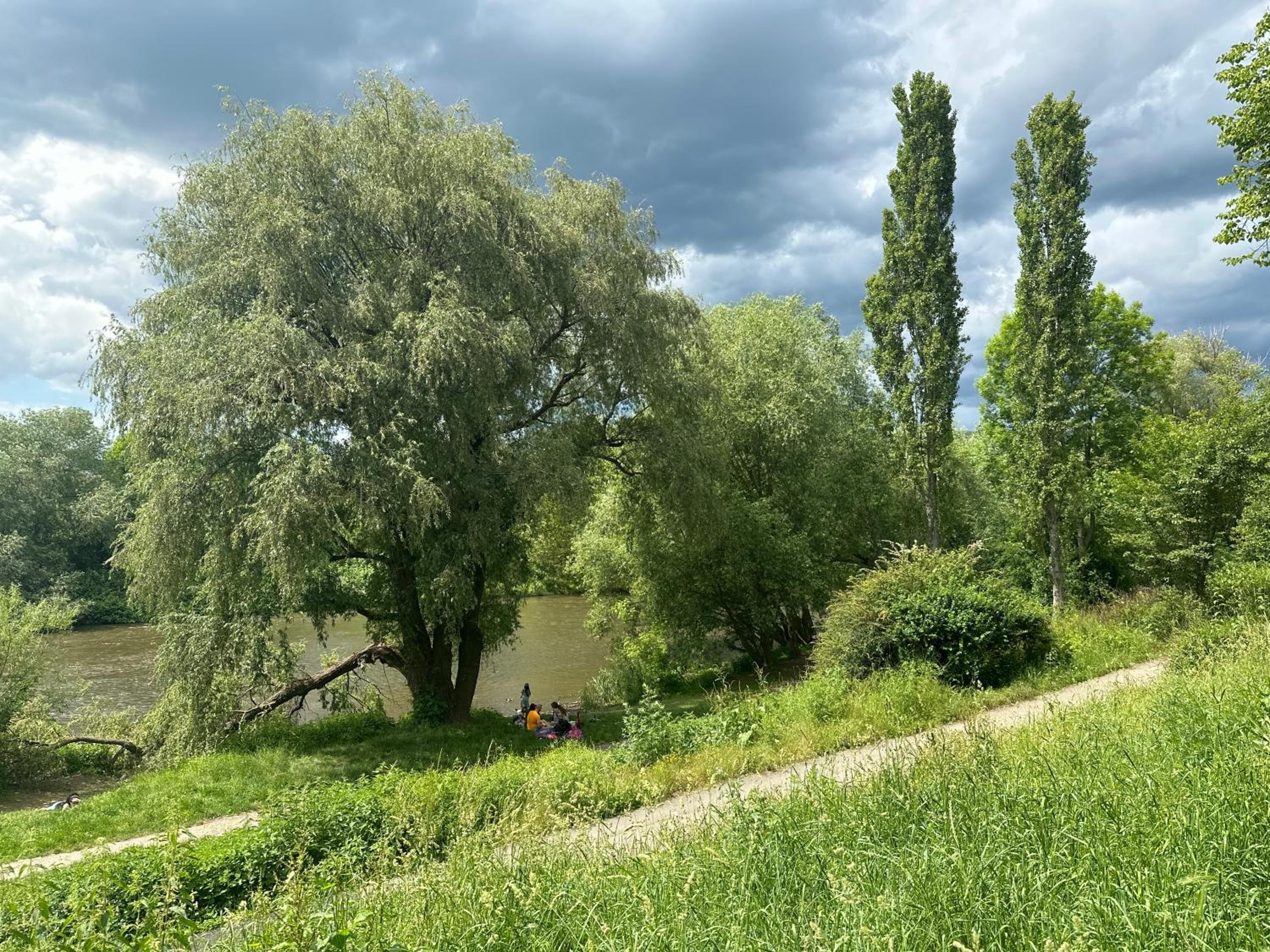 Idyllisches Haus Ferienwohnung in Jena direkt an der Saale