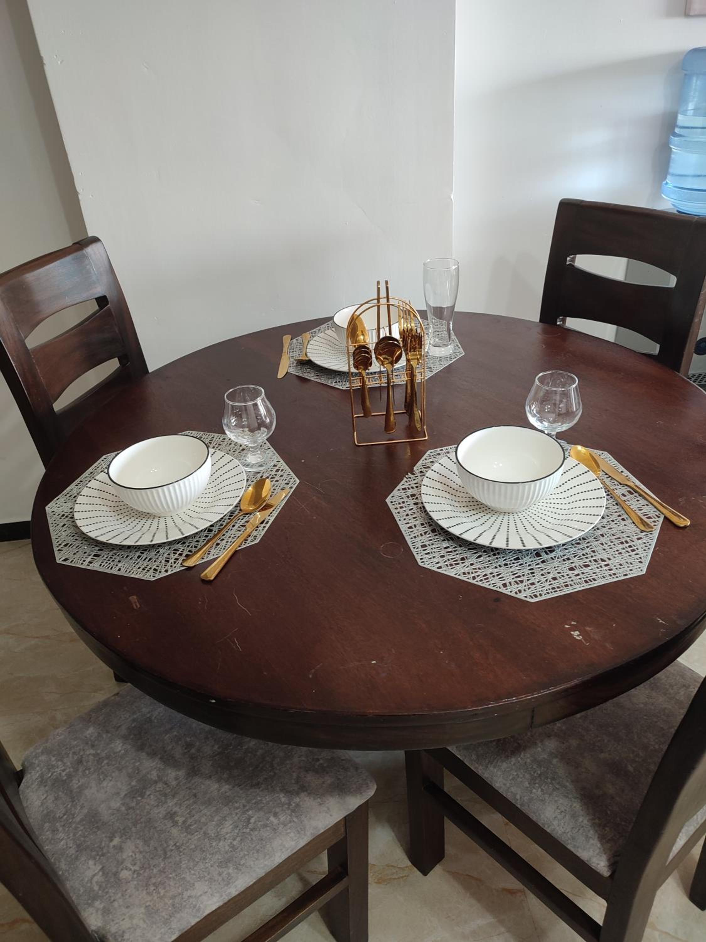 Kilimani homes Paradise 2 bedroom 2mns to eateries and shopping mall, NETFLIX and balcony view 2