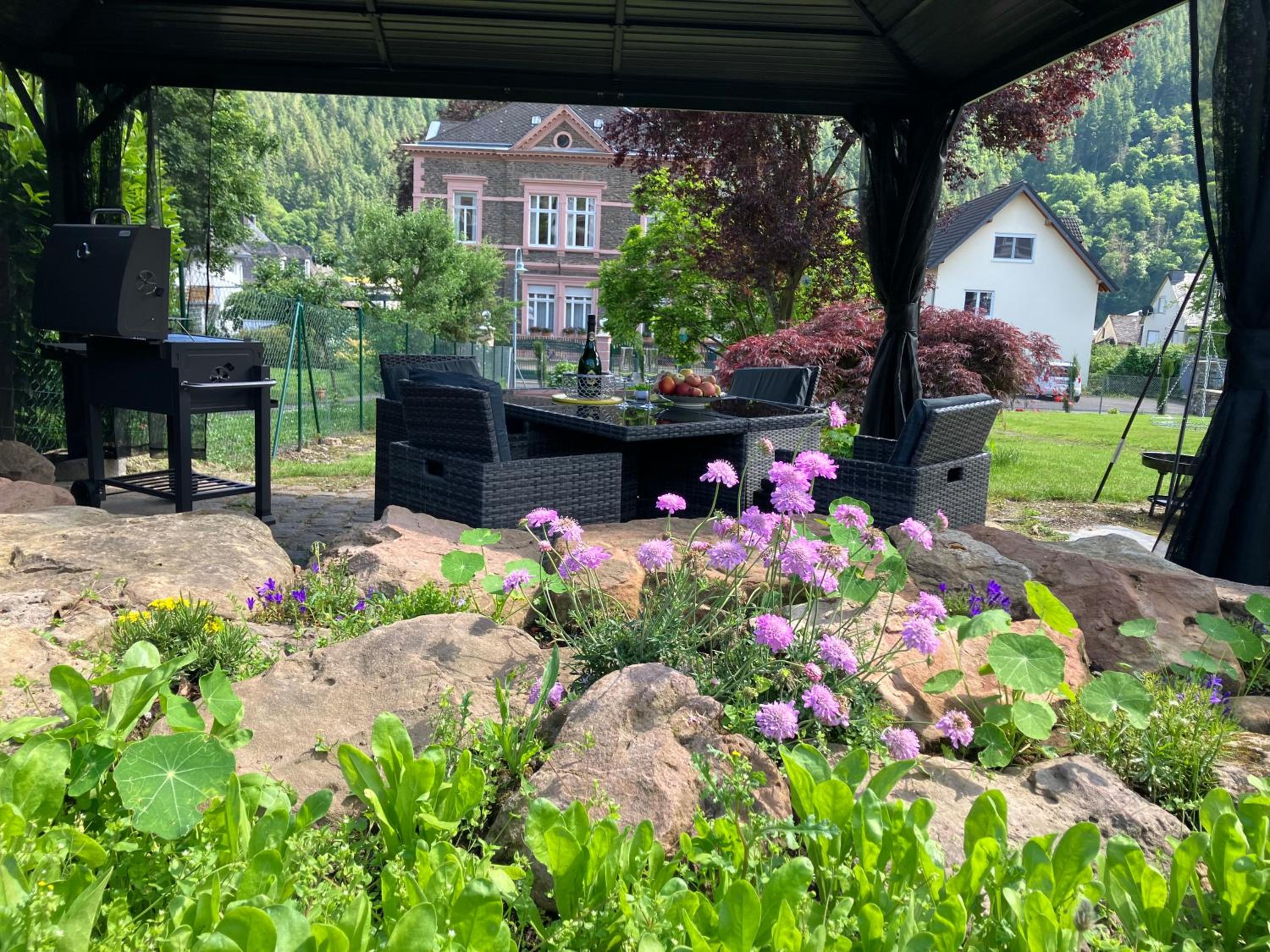 NEU - Ferienwohnungen im Winzergarten