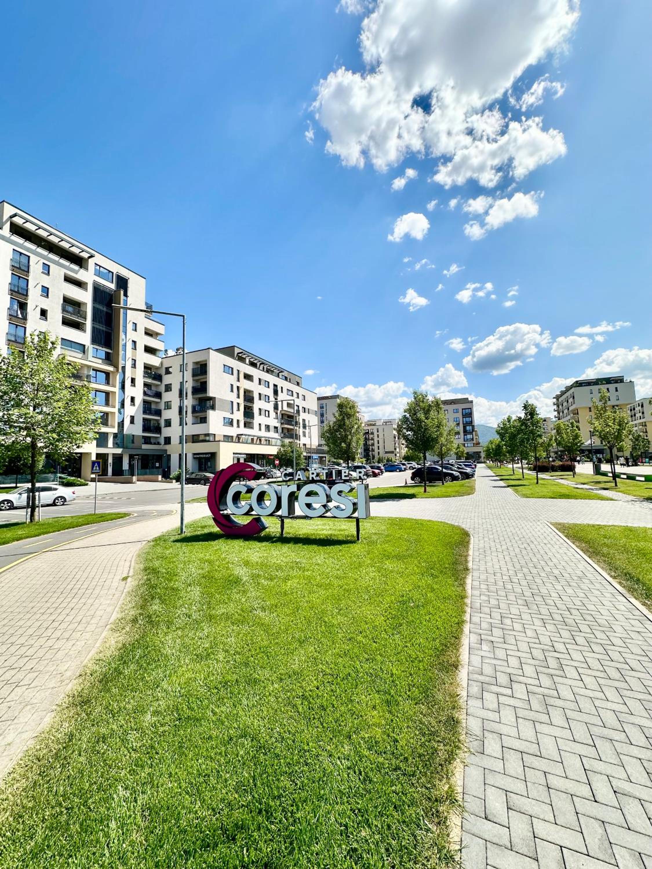 Kasper Coresi Mall - Rise Private Apartments & Suites view 2