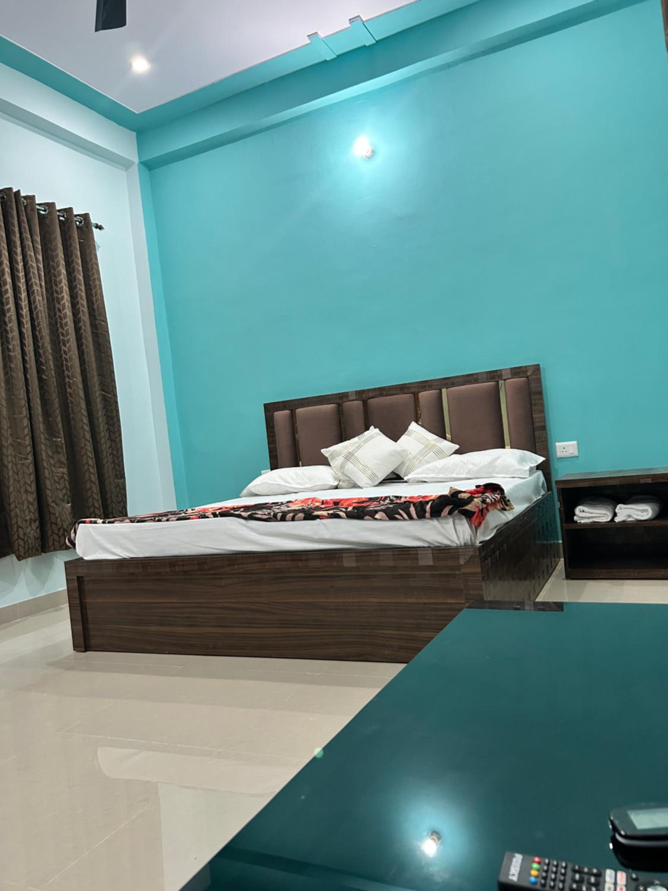 Aprajita Paying Guest House Free Pick-Up and Drop from Ayodhya Dham Railway Station