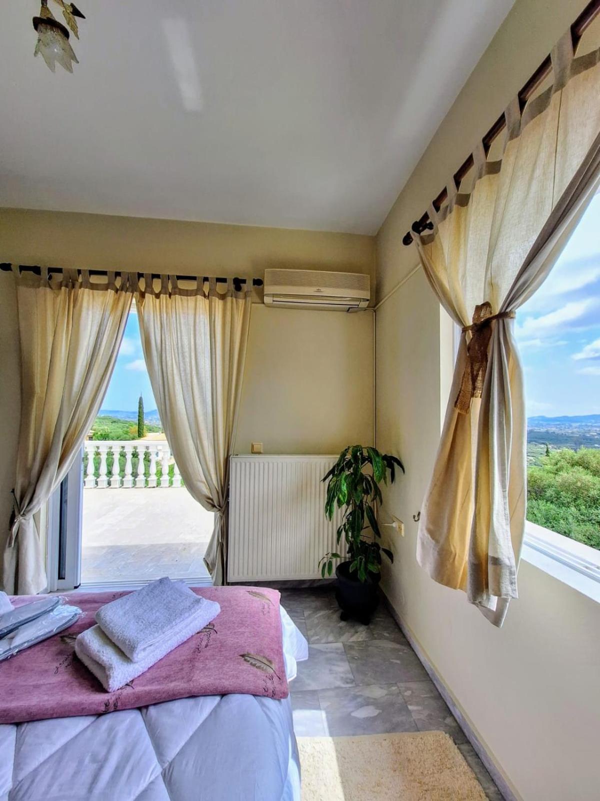 VILA KALIELAIA view 2