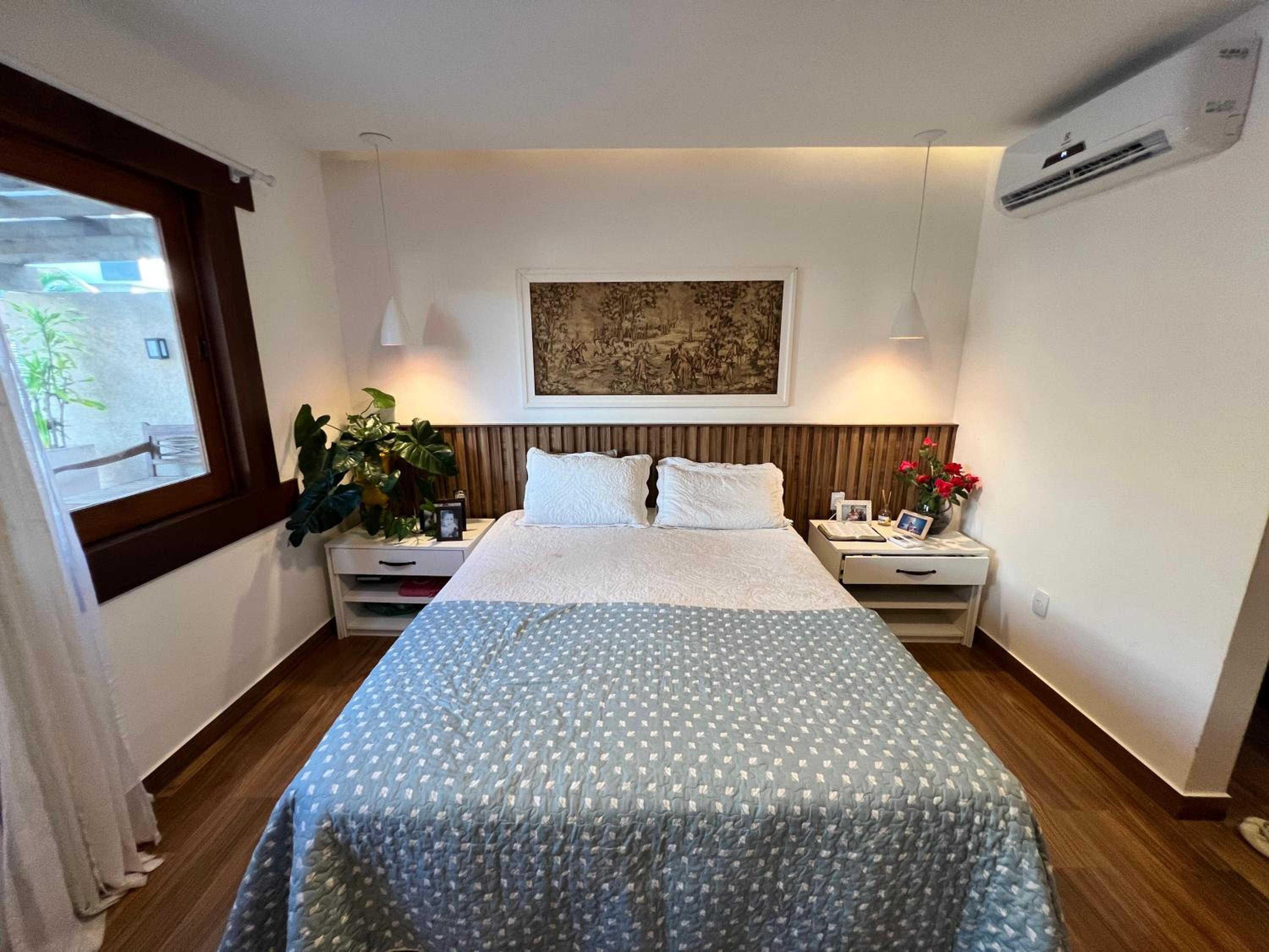 Casa com Piscina e Garagem Privativa em Condomínio de Luxo - 3 Suítes, Área Gourmet, Wifi