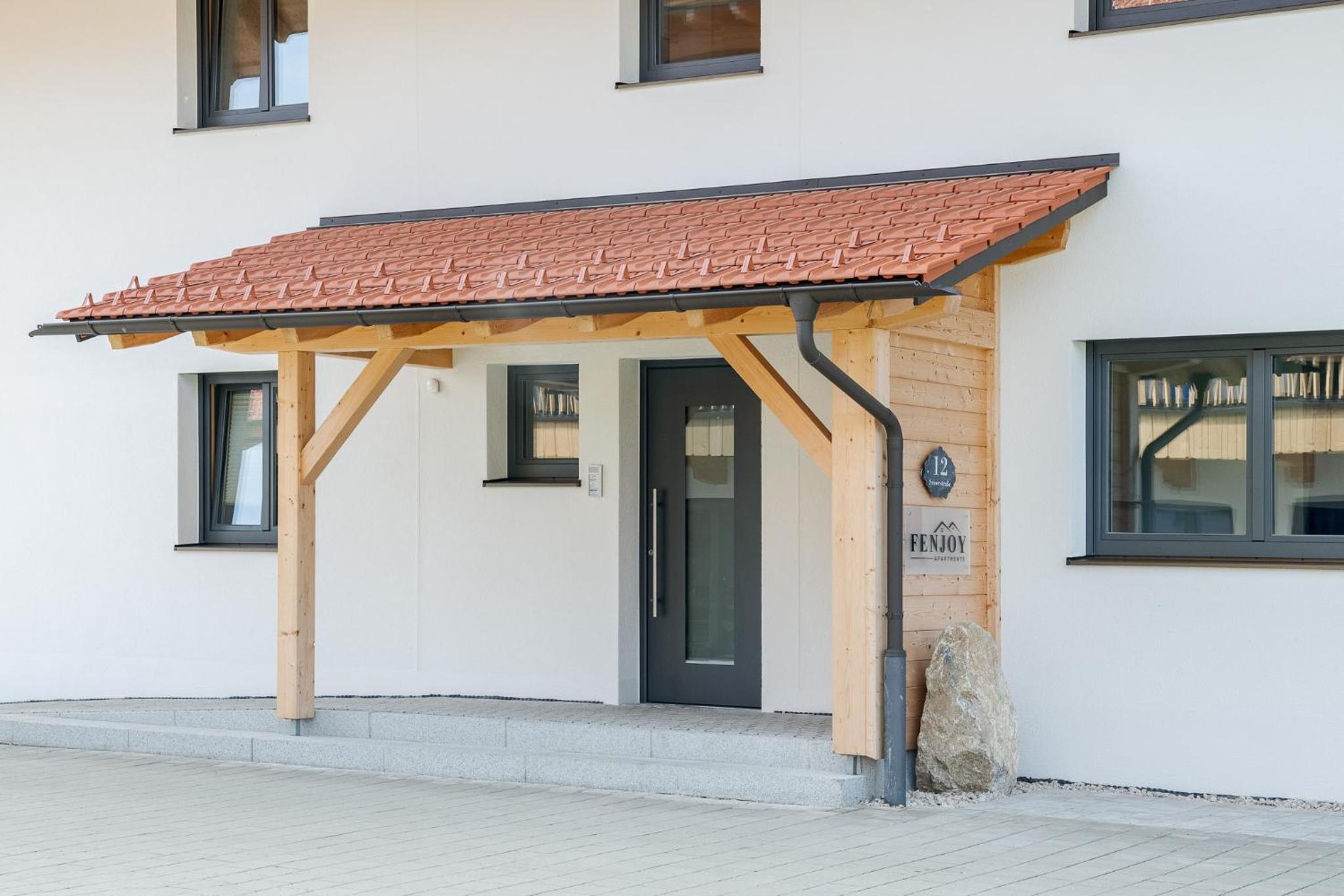 FENJOY Ferienapartments am Chiemsee mit Bergblick