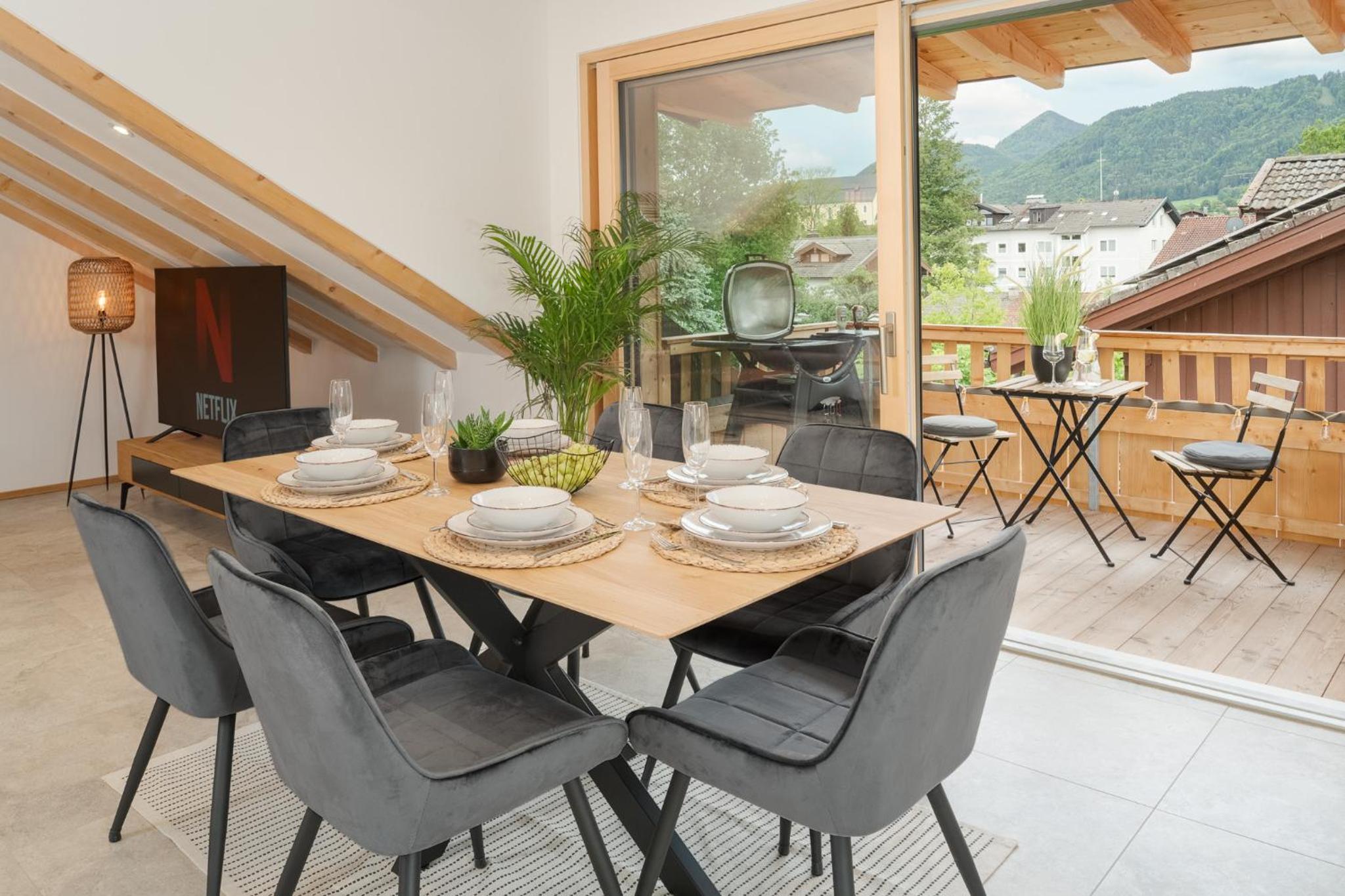 FENJOY Ferienapartments am Chiemsee mit Bergblick