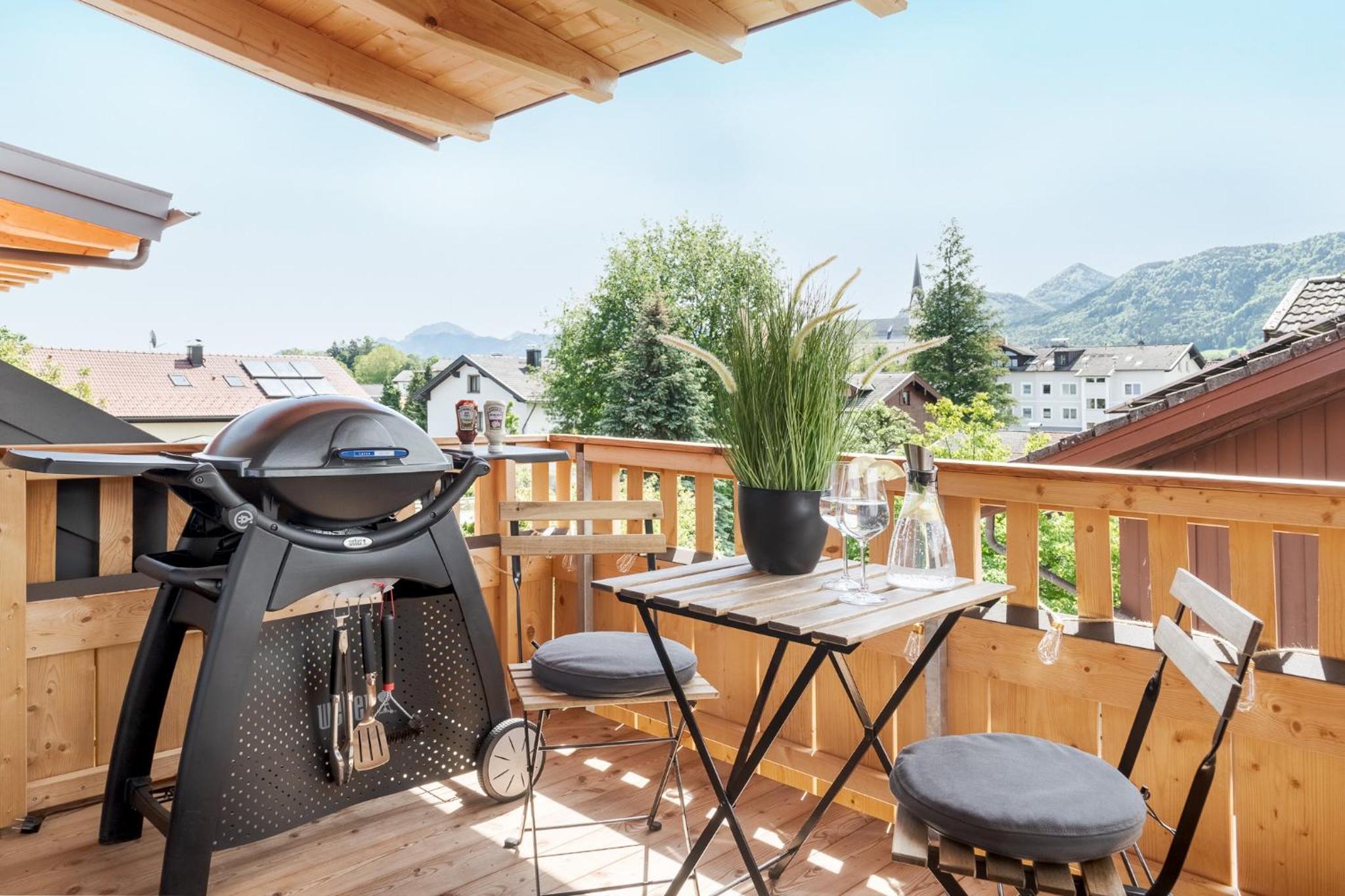 FENJOY Ferienapartments am Chiemsee mit Bergblick