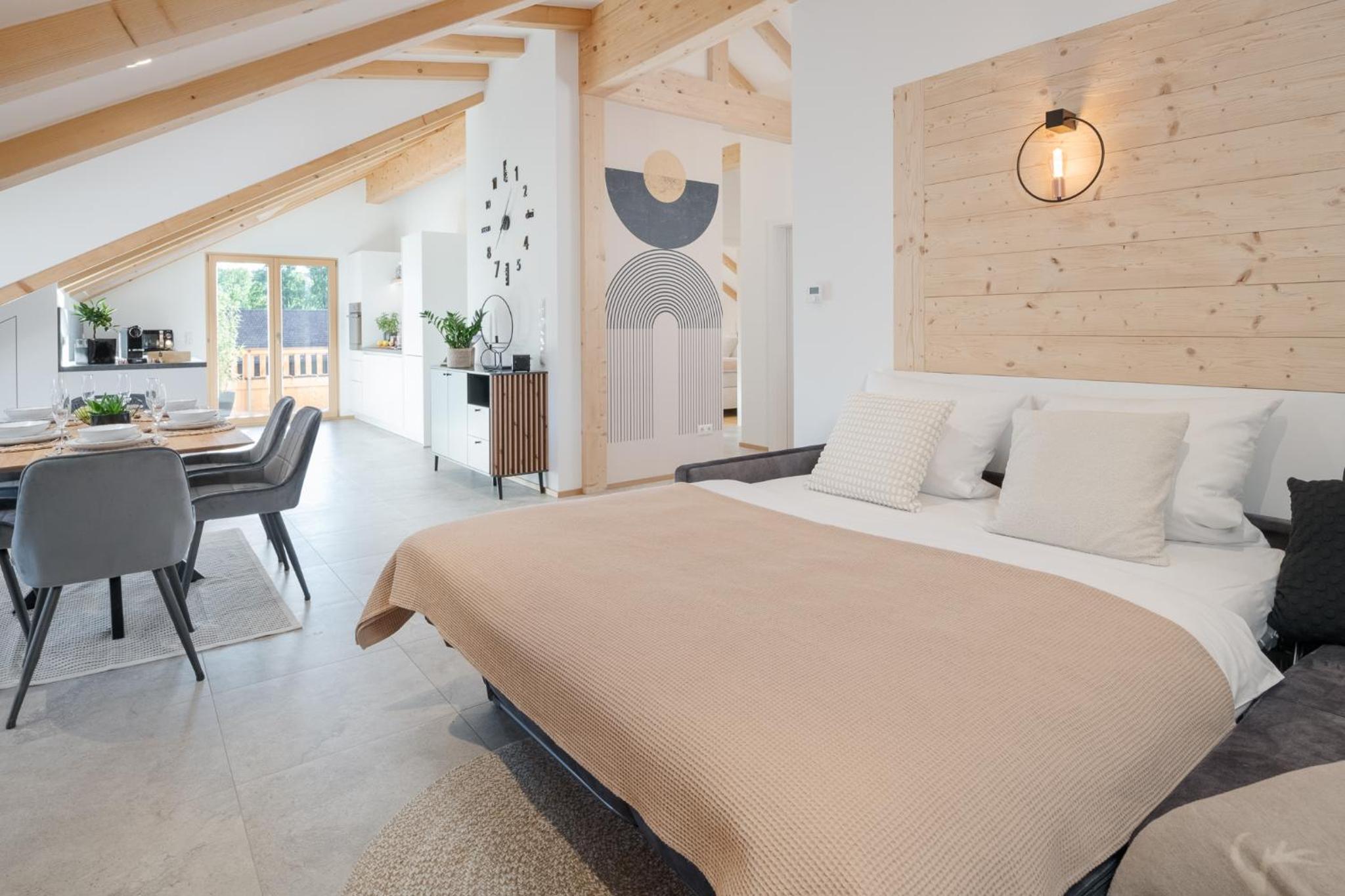FENJOY Ferienapartments am Chiemsee mit Bergblick