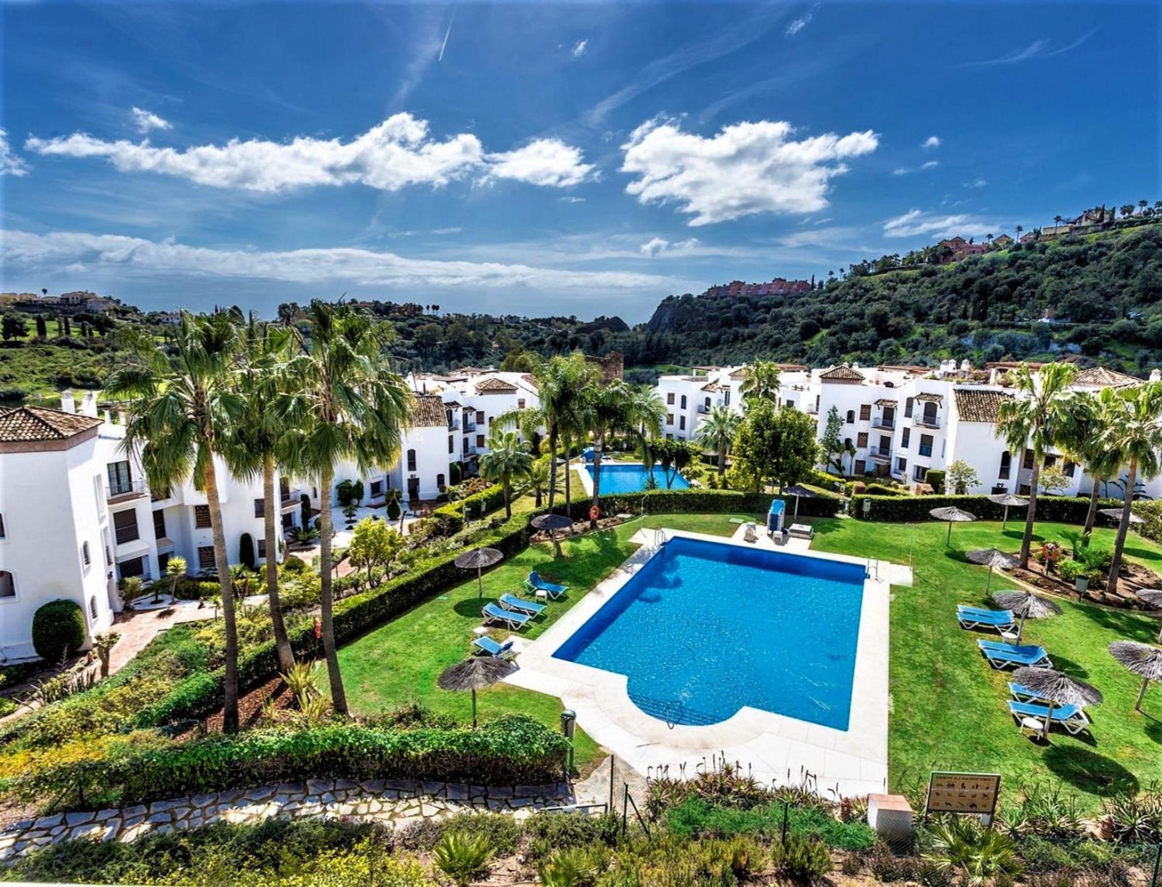 Hotel Superior 3BR GolfLA Apartment Minutes from Puerto Banus & Marbella - Image 1