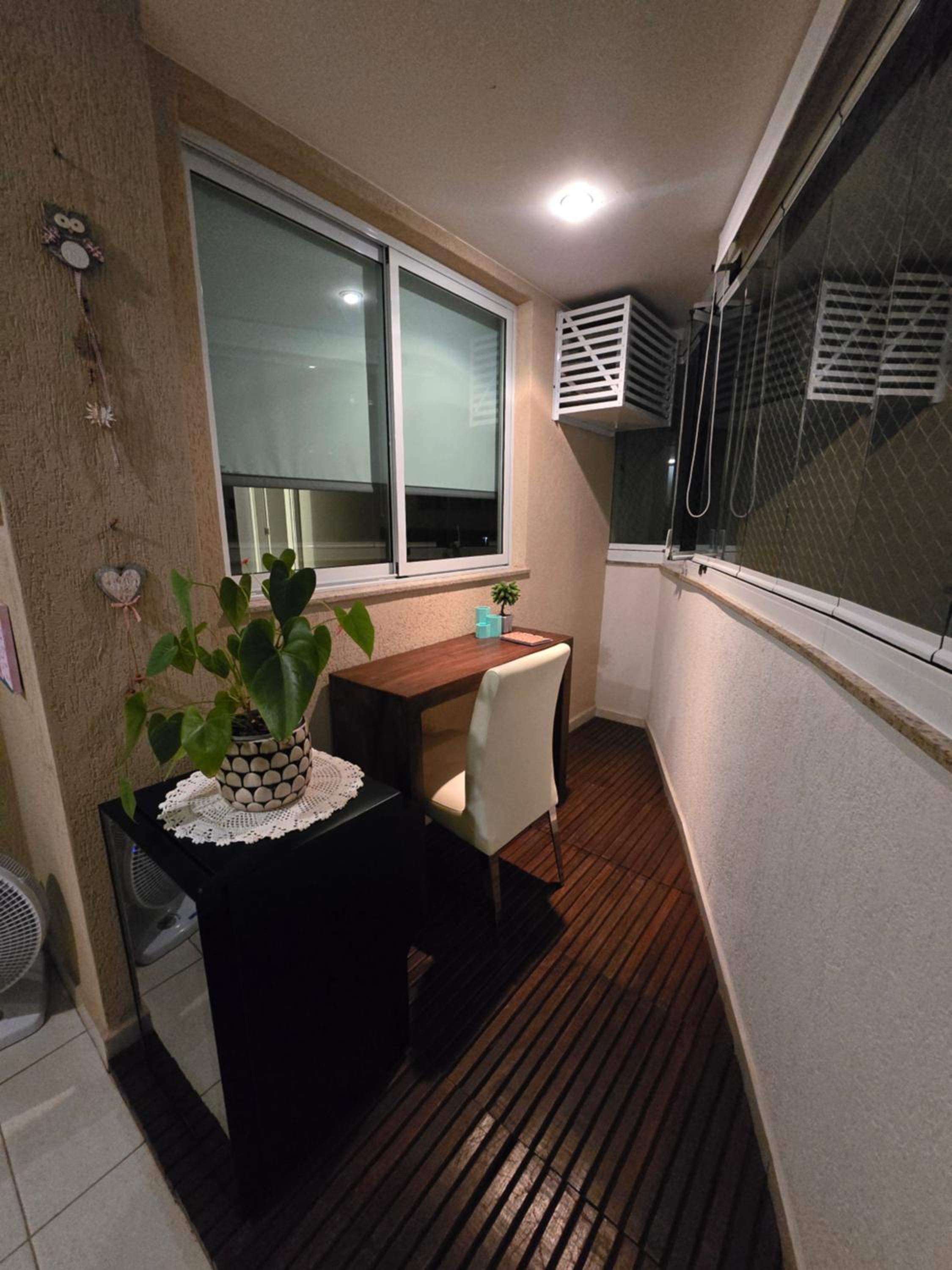 2 qrts c suíte, ar condicionado, piscina infantil e adulto, parquinho, estacionamento privativo, portaria 24hrs, self checkin, indicado pra família c crian