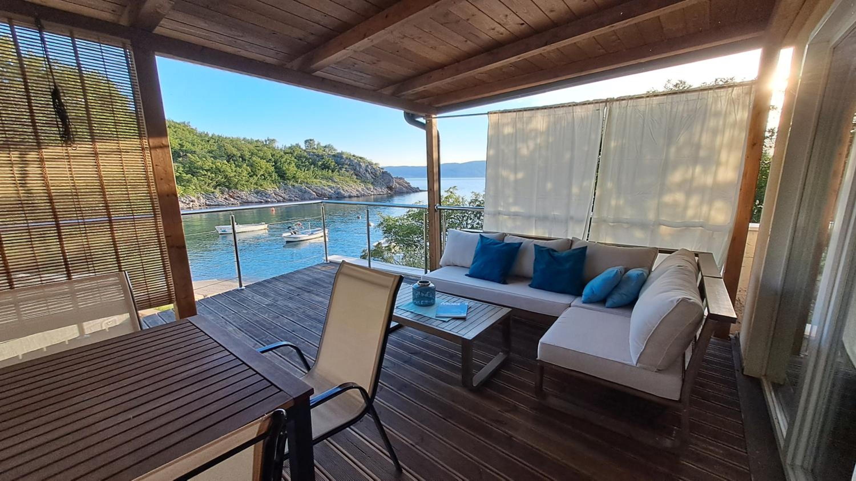 BooRA glamp experience & Heated infinity pool view 5