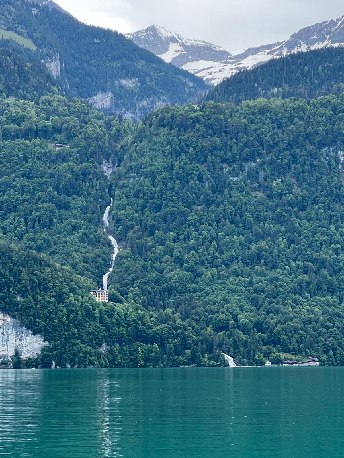 Zauberhaftes Chalet mit Whirlpool, Berg & Seesicht