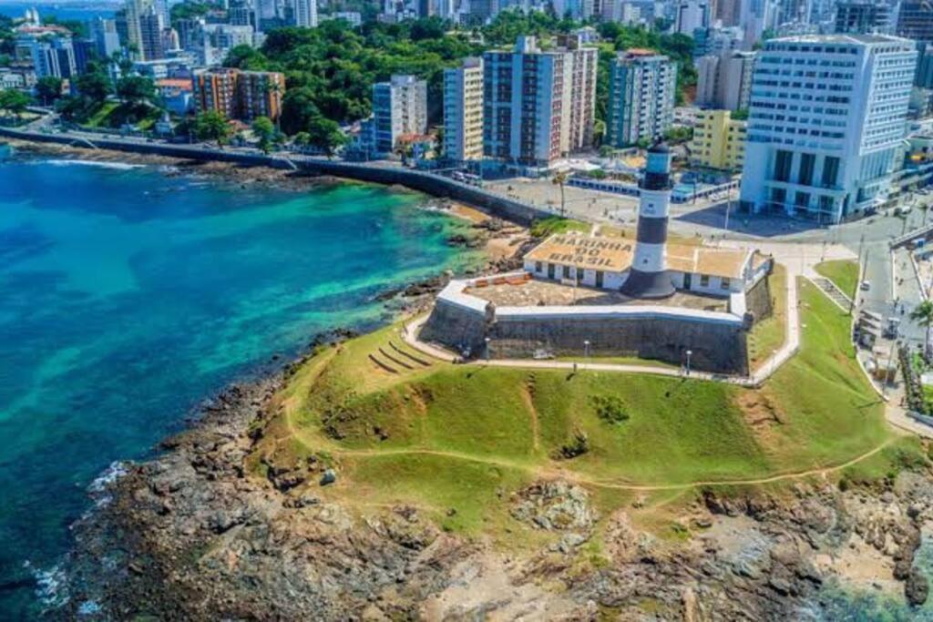 Residencial Tiffany's, Porto da Barra, Salvador-BA