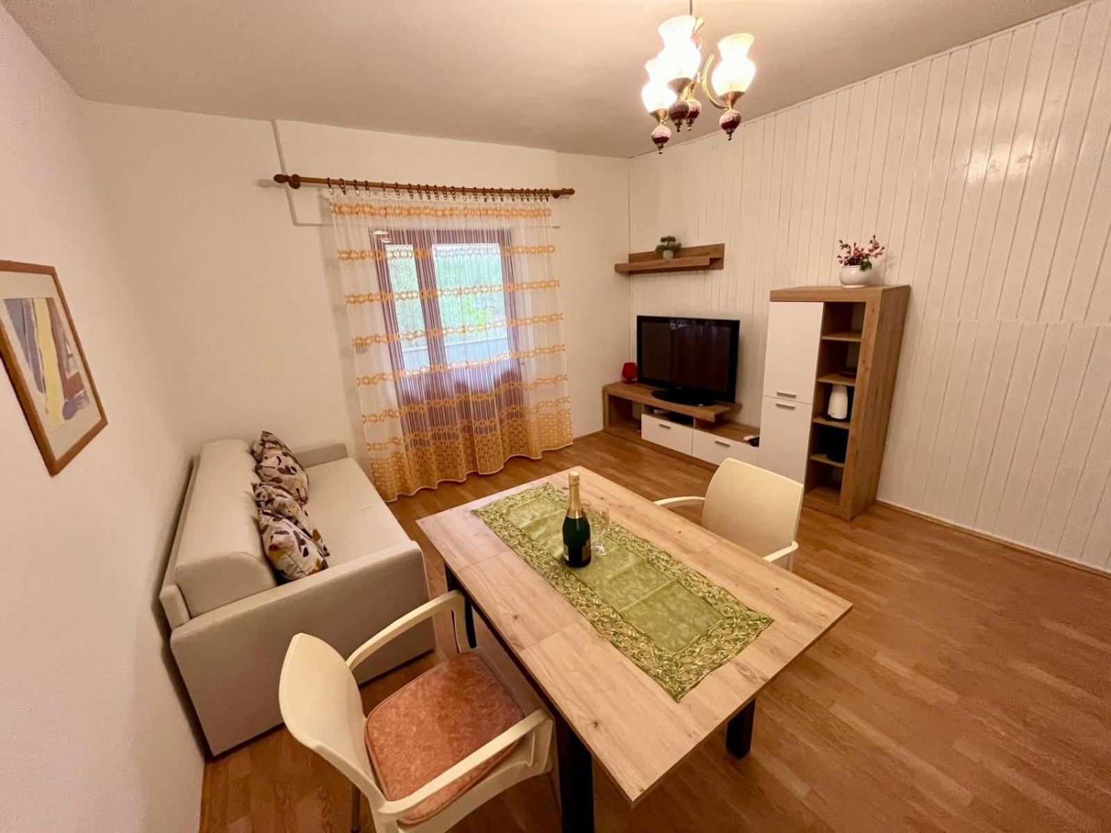 Apartmani Krunić view 4