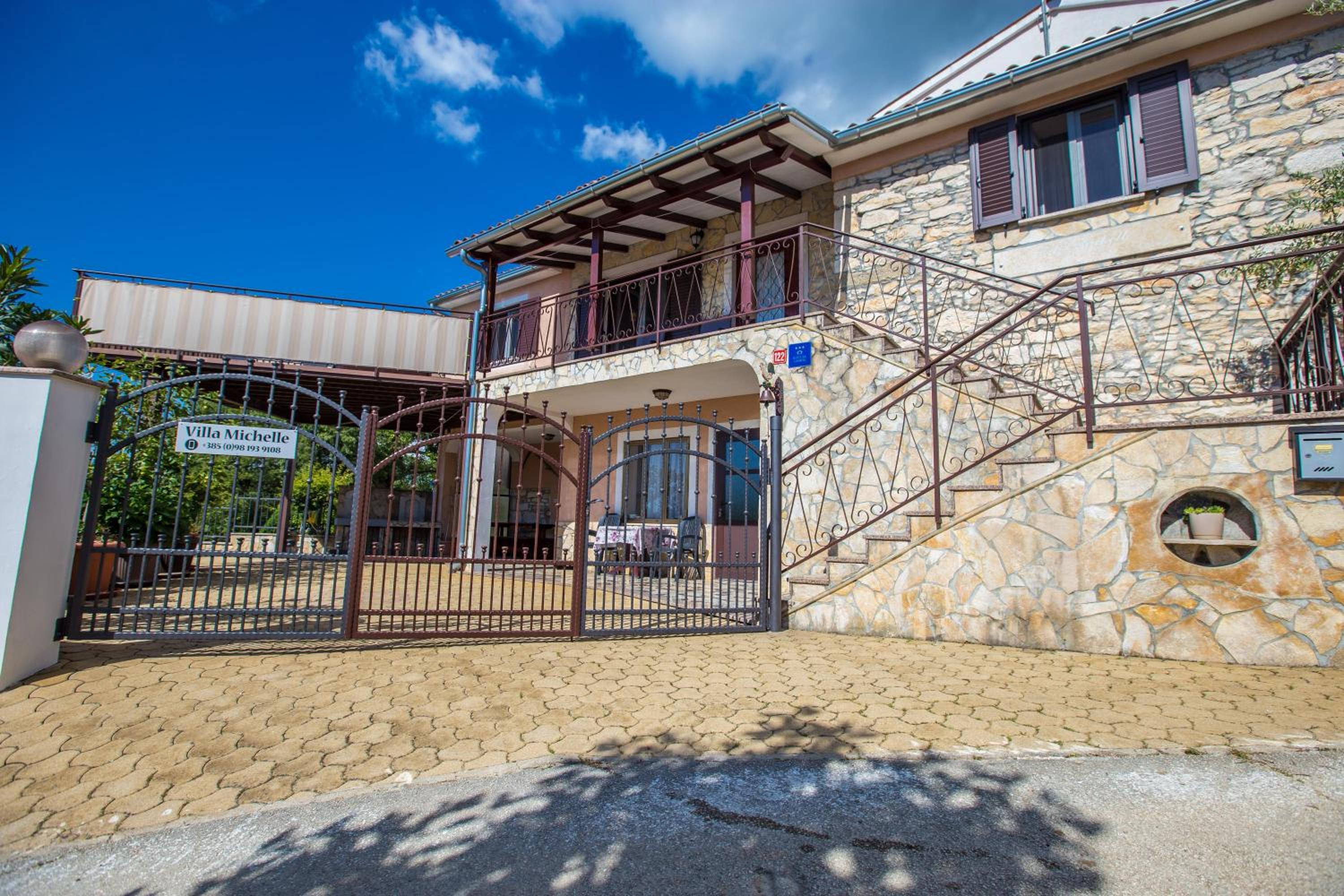 Villa Michelle view 4
