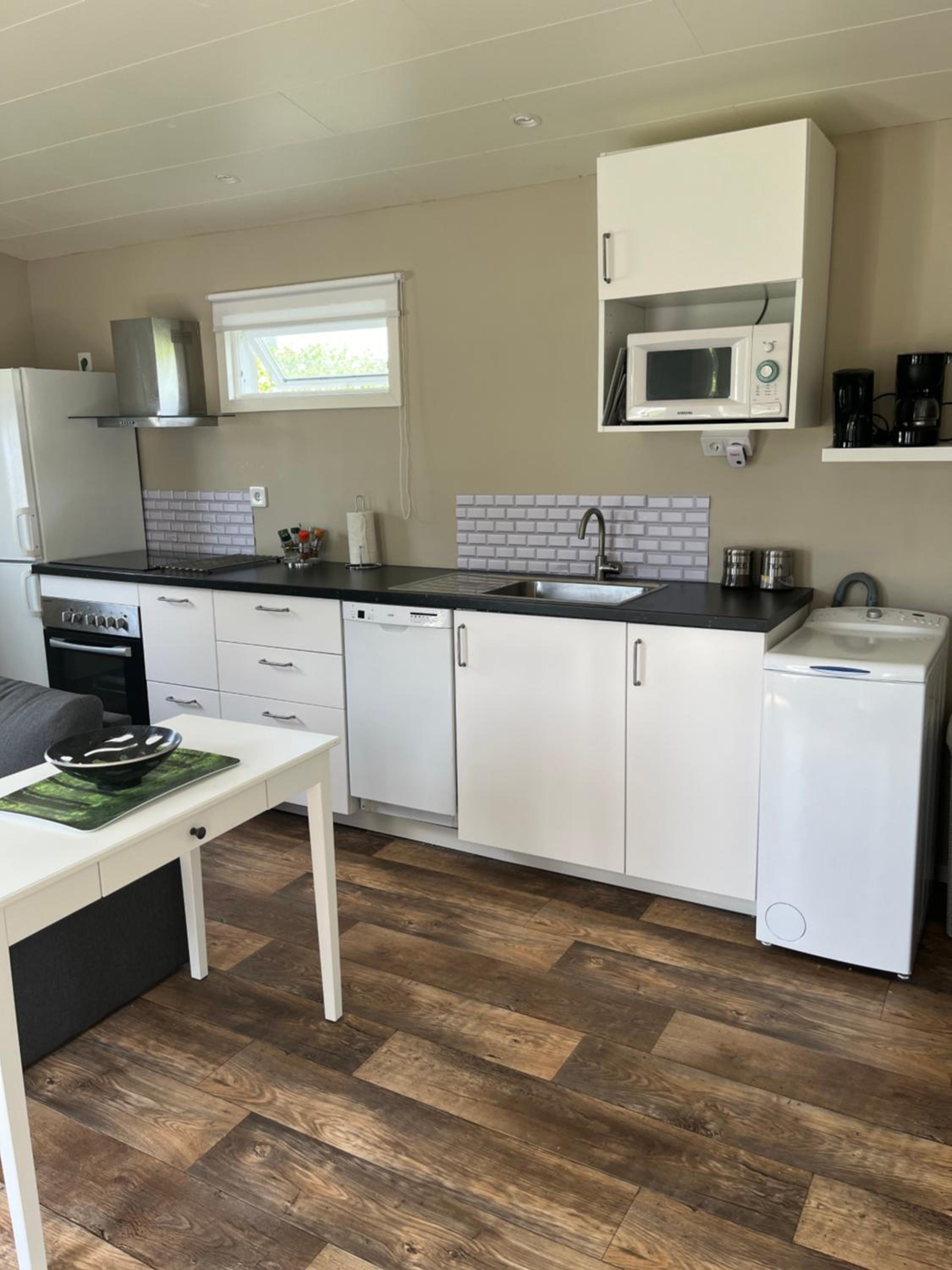 Tiny house with shared pool, max 4 people view 3