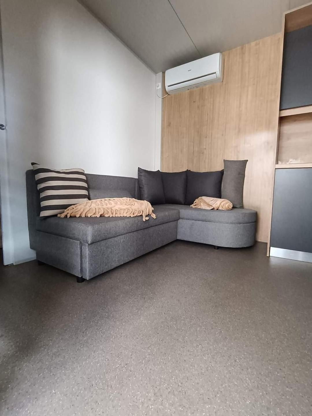 MobilHomeCharly