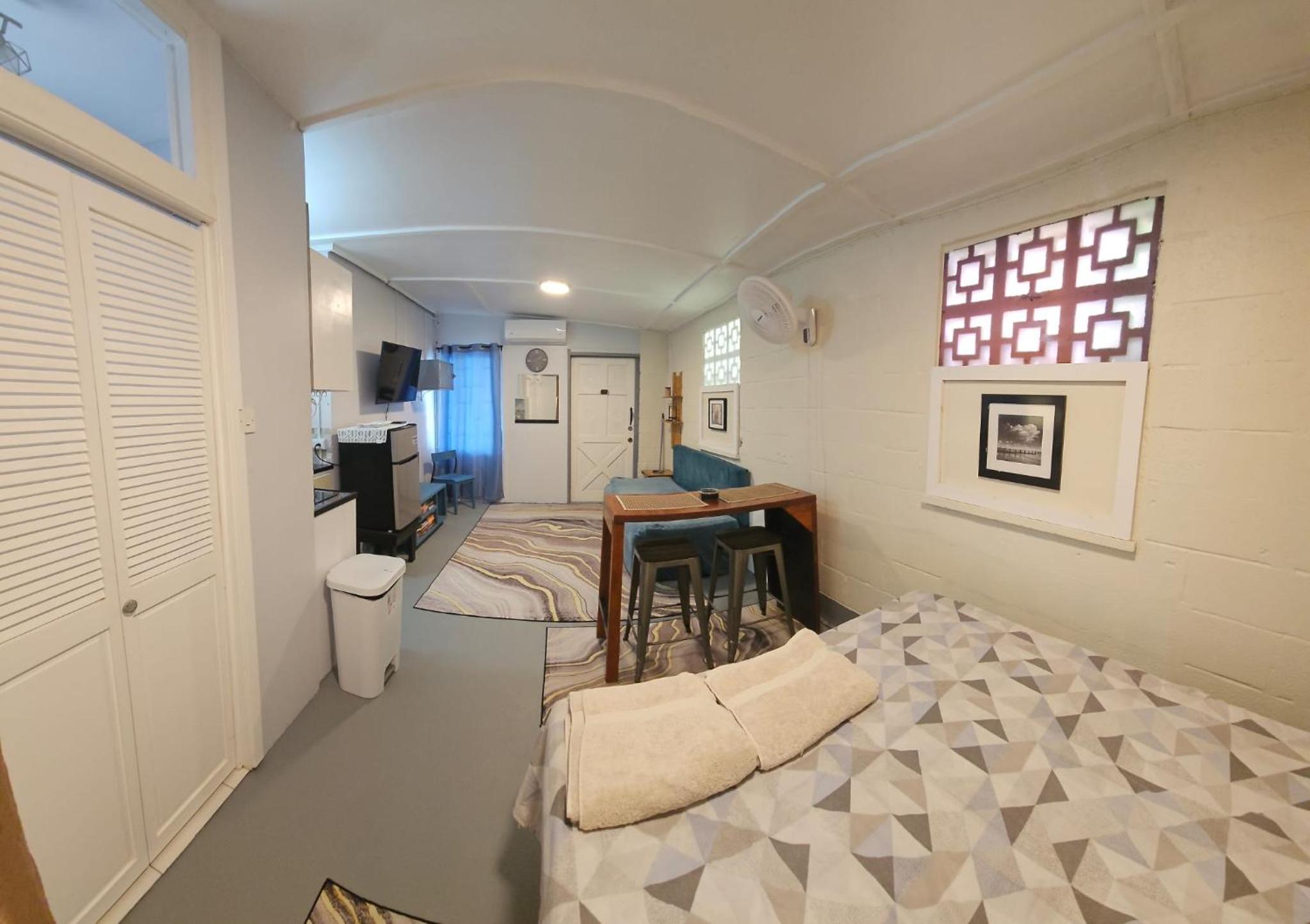Gloria's mini hideaway