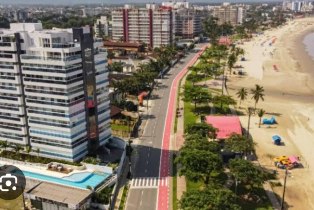 Maravilhoso Apto em Bertioga com vista para o mar