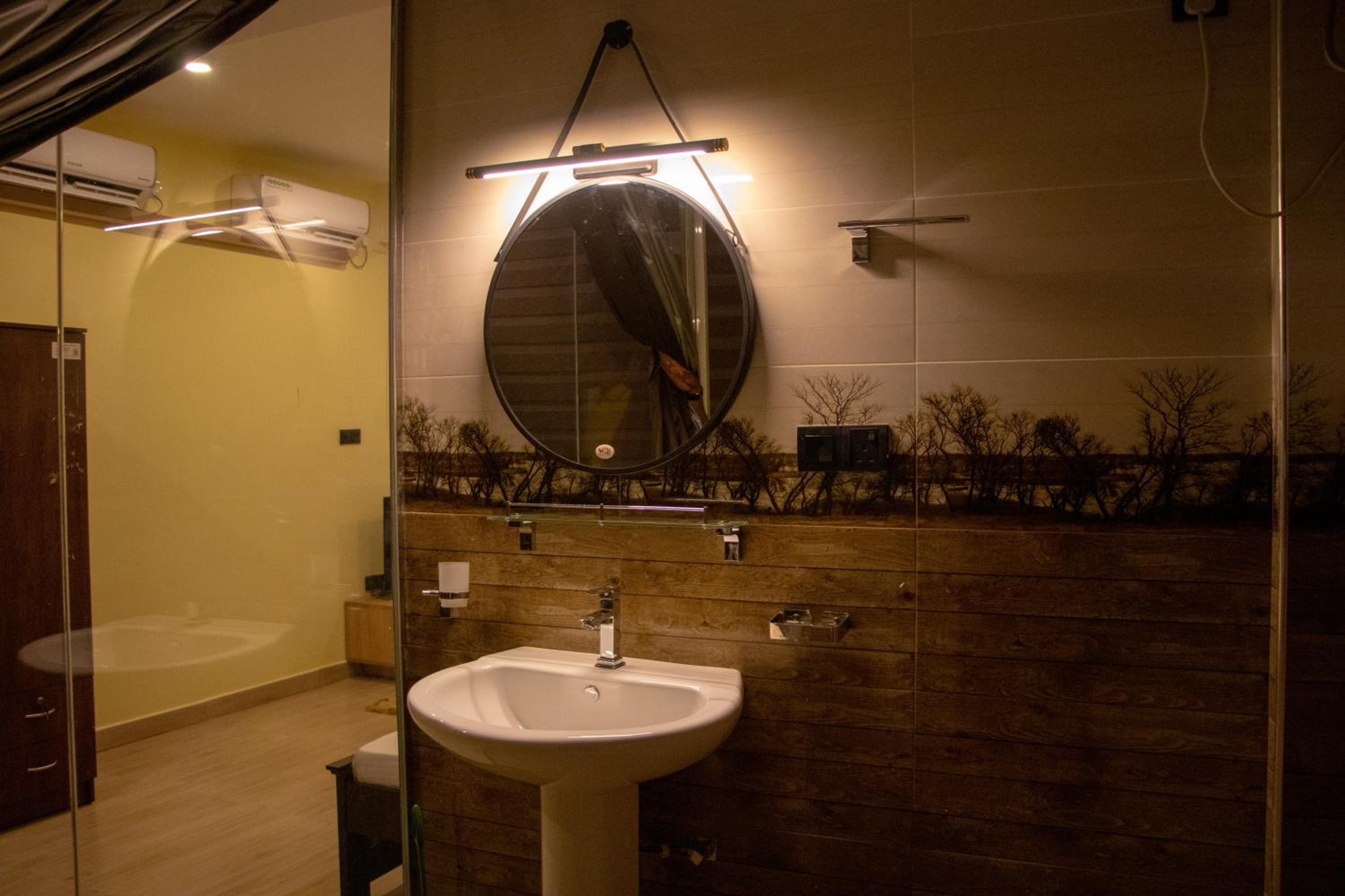 The Regal Haven, Guest Inn Kandy