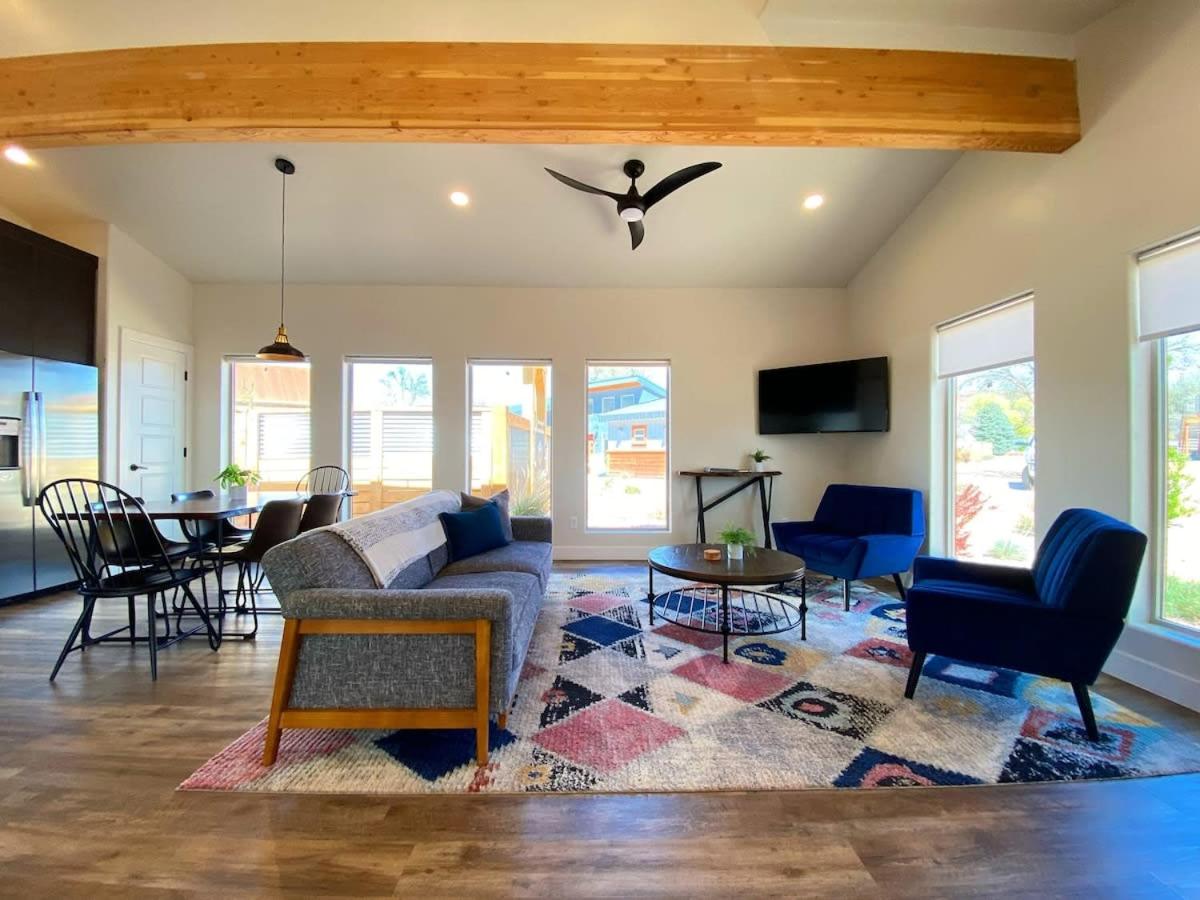 Timber & Tin B 1Bed 1Bath w Pool & Rooftop Deck view 3