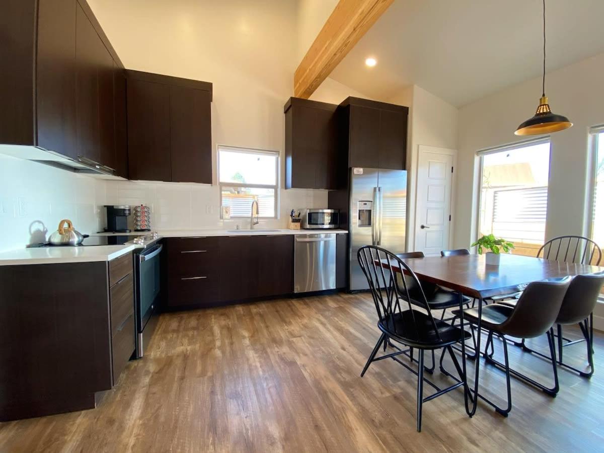 Timber & Tin B 1Bed 1Bath w Pool & Rooftop Deck view 5
