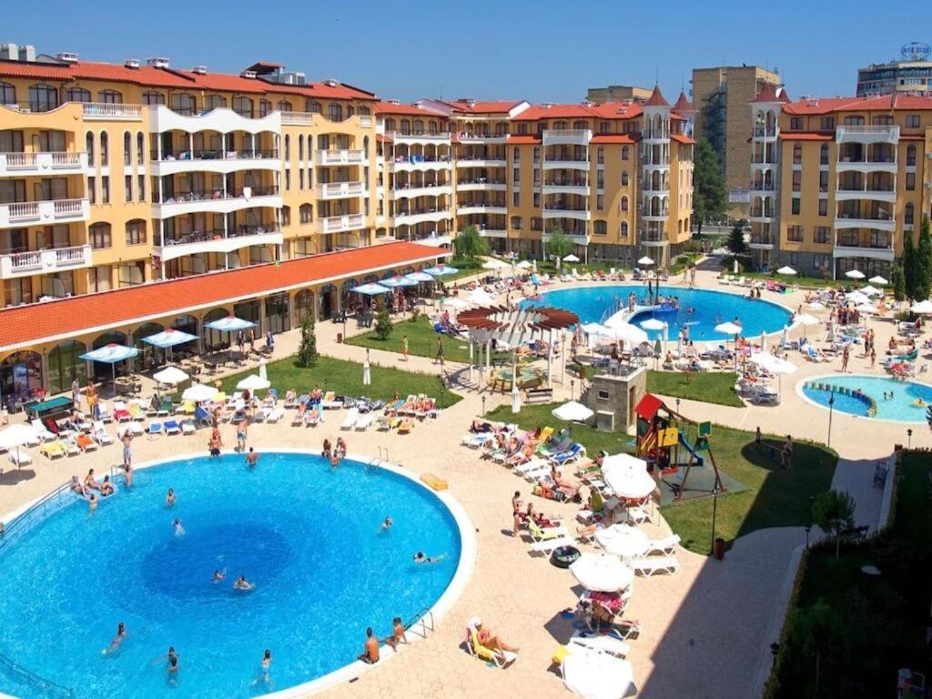 Apartment Bella - 3 pools, 2 bedrooms & 2 bathrooms