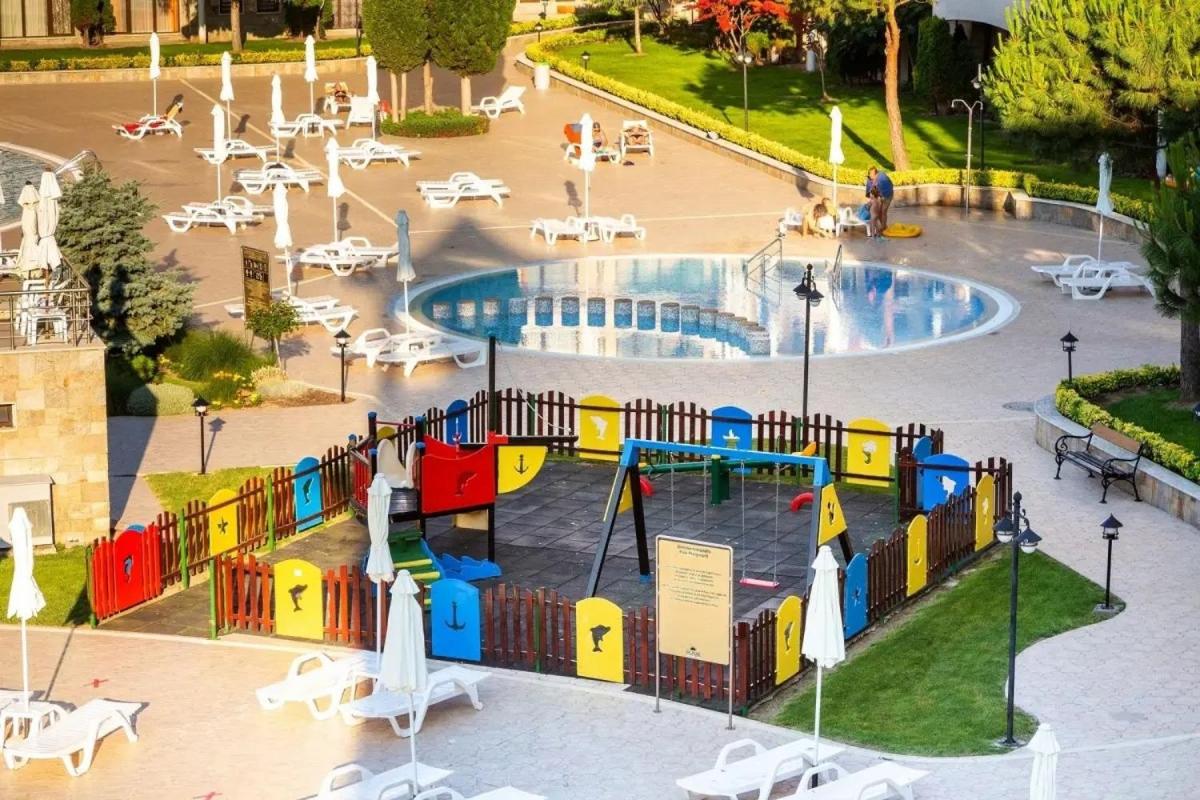 Apartment Bella - 3 pools, 2 bedrooms & 2 bathrooms