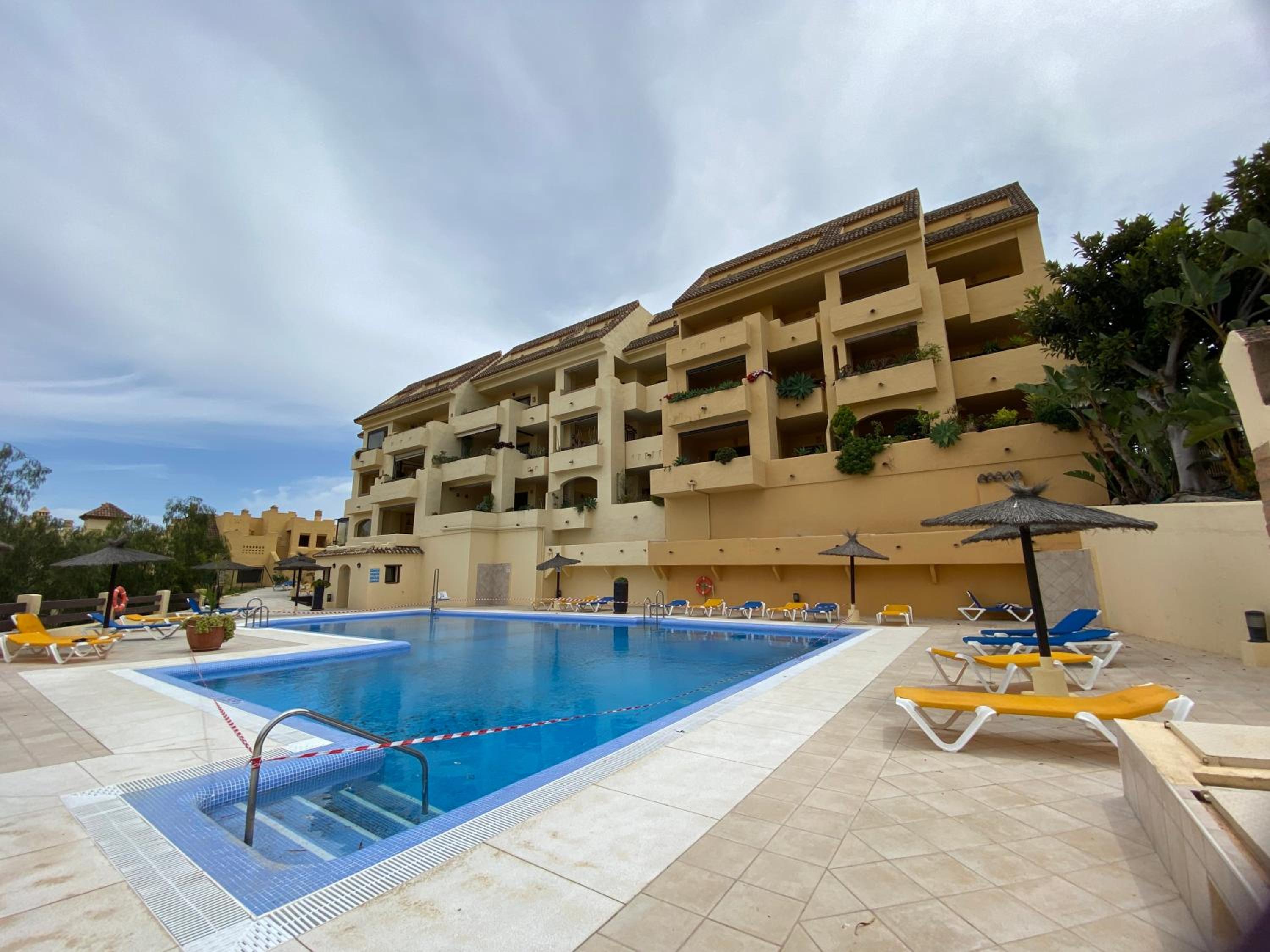 Golf, Relax and Explore Apartment
