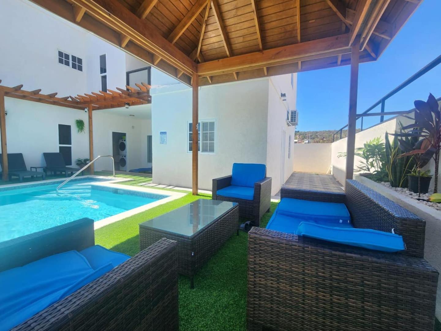 Luxurious 6 Bed Villa Wown Pool view 4
