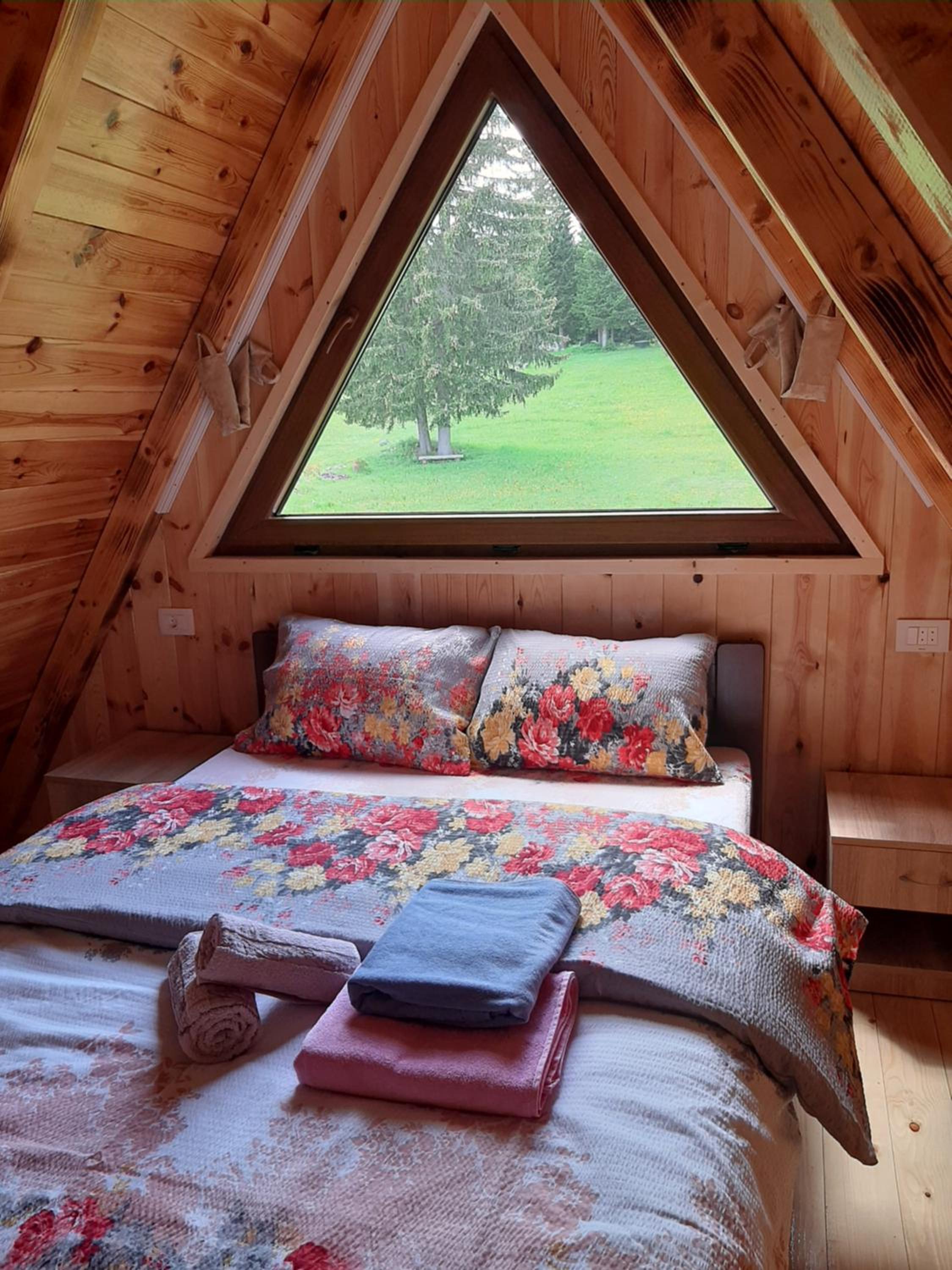 Wooden cottage Podgora view 5