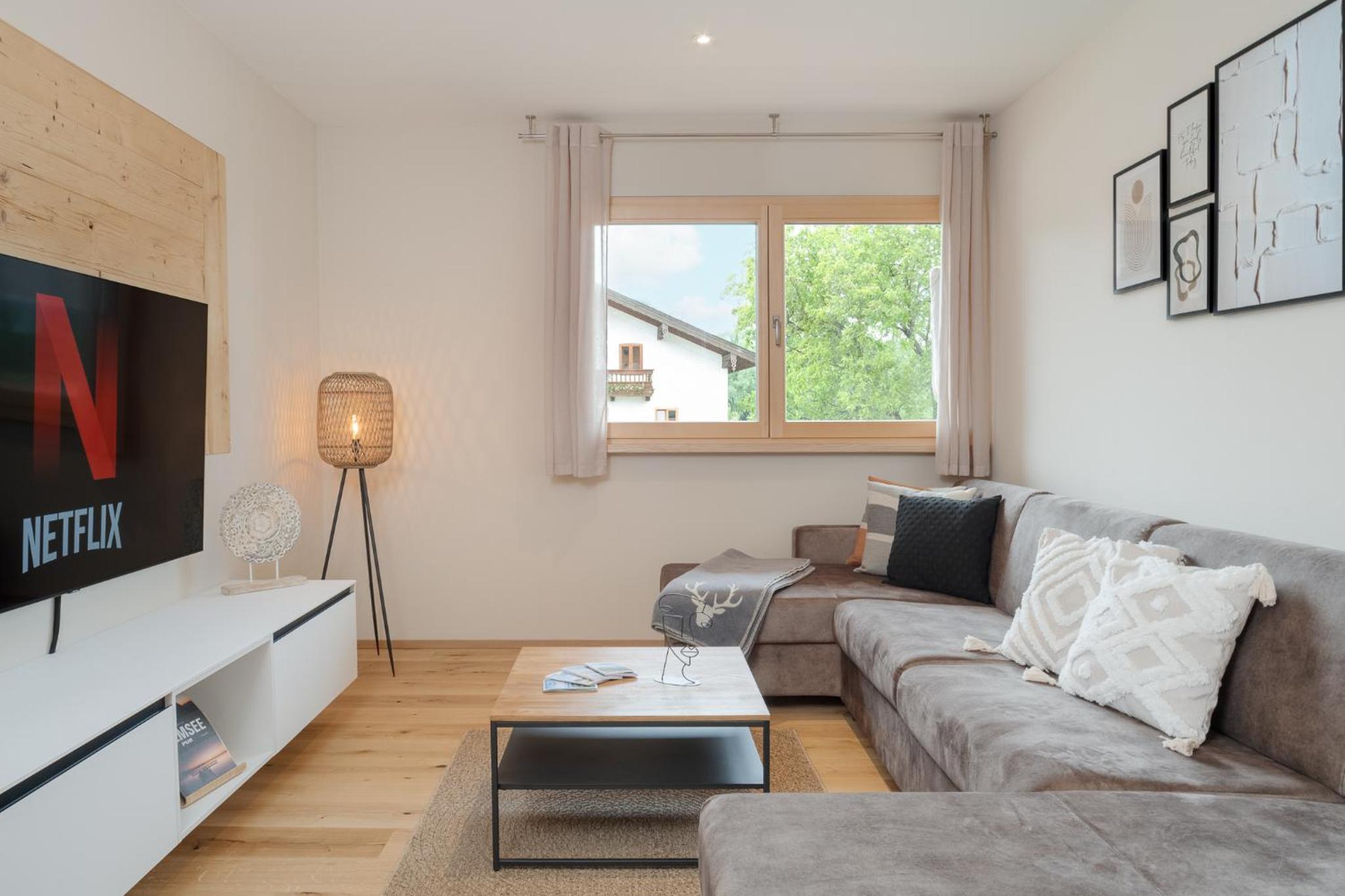 FENJOY: Großes Ferienapartment im Neubau / Balkon / BBQ