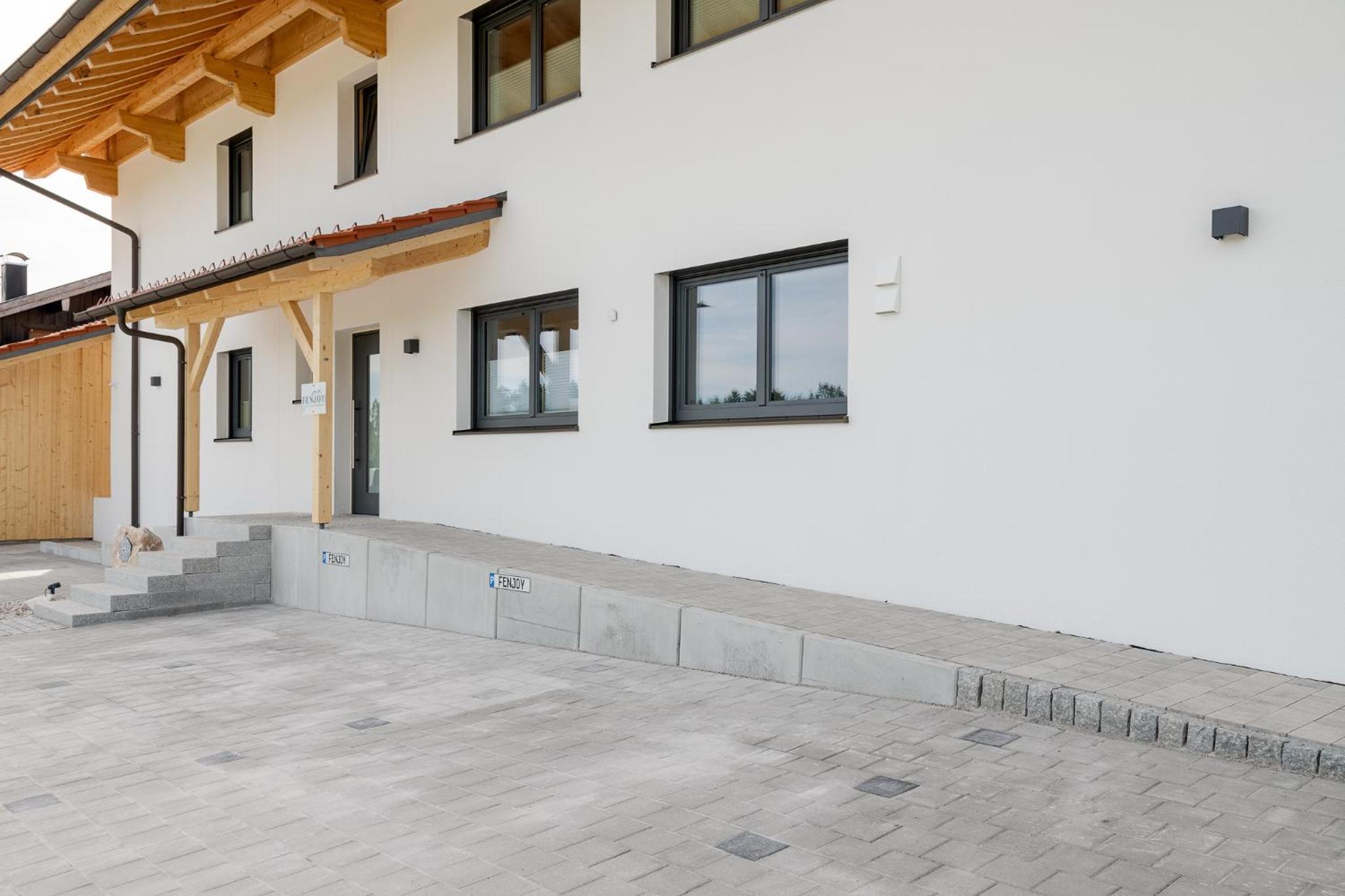 FENJOY: Großes Ferienapartment im Neubau / Balkon / BBQ