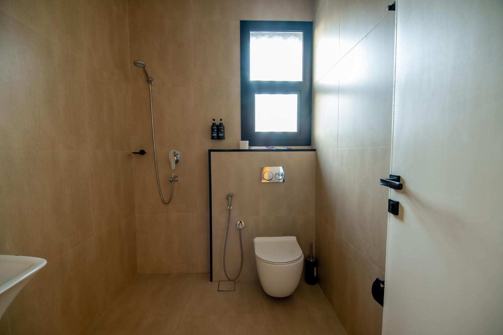 THE MODERN REAL ESTATE d3