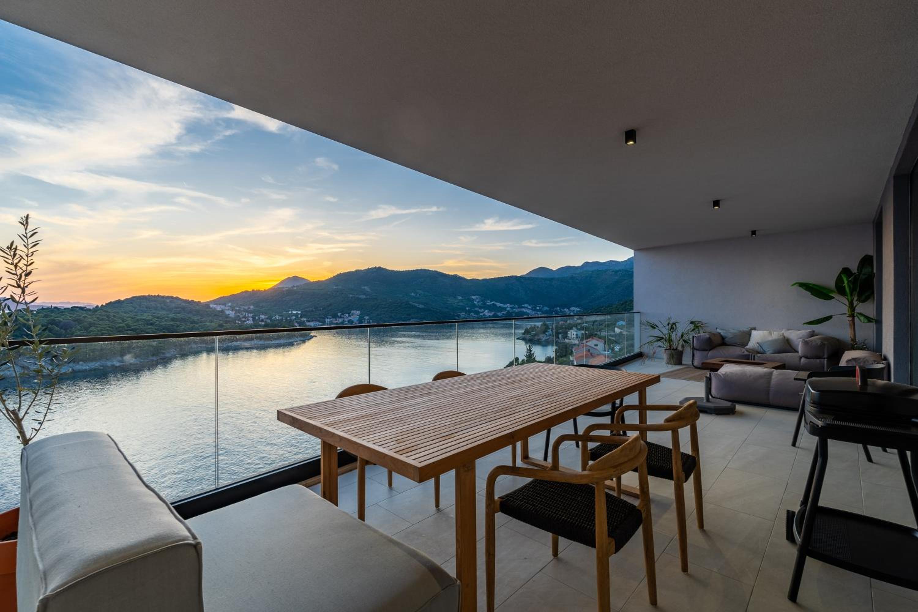 Luxury seaview apartment Alenka