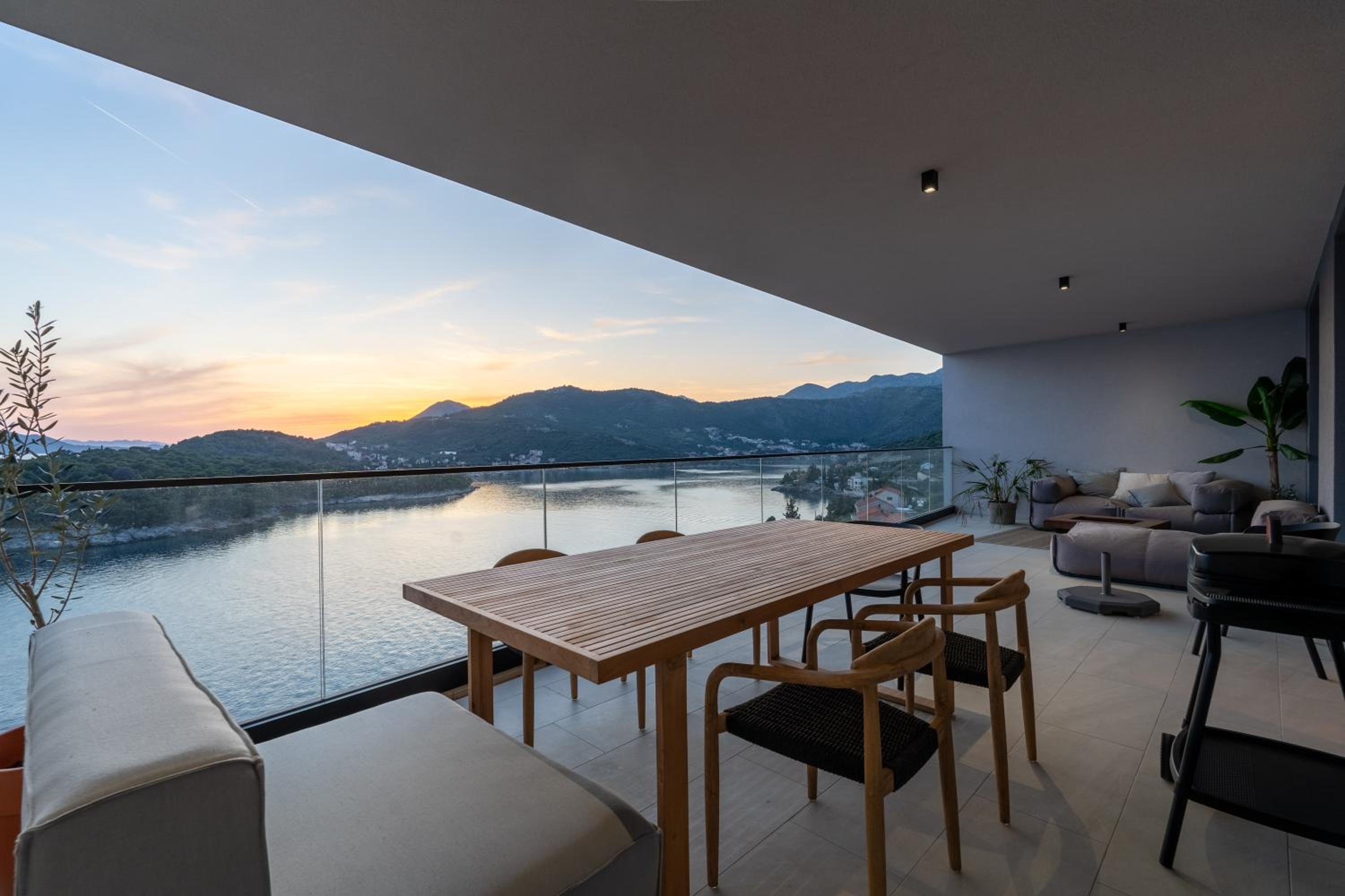 Luxury seaview apartment Alenka